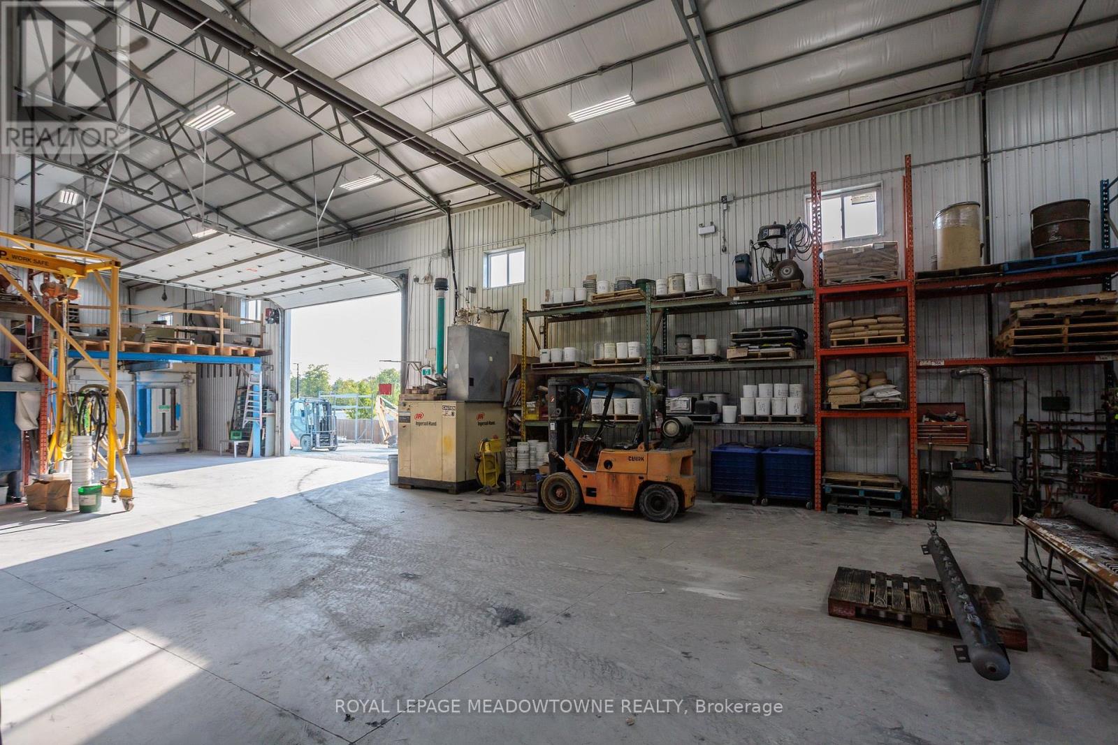 4931 7th Line Property Photo 8
