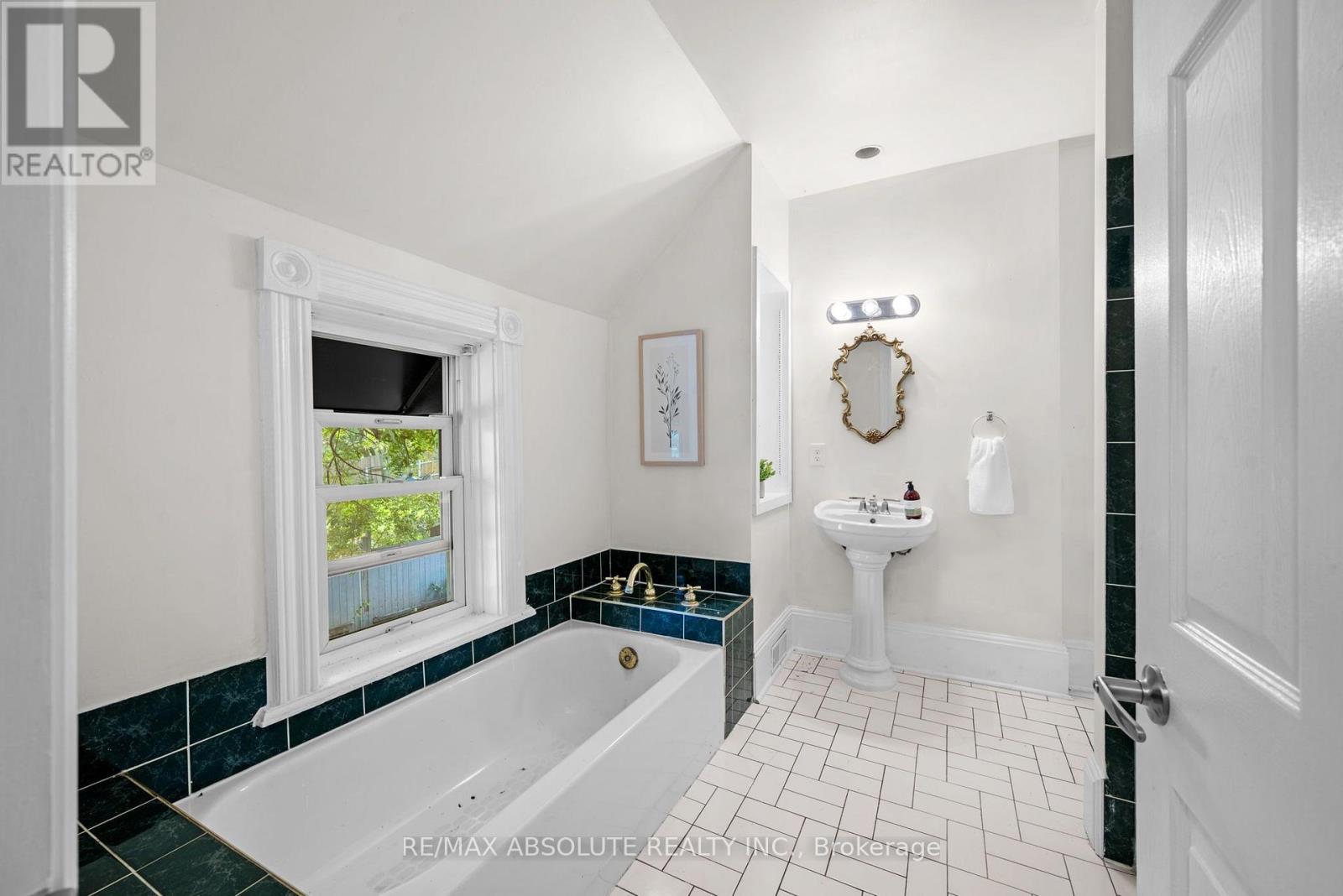 903 River Road Property Photo 22