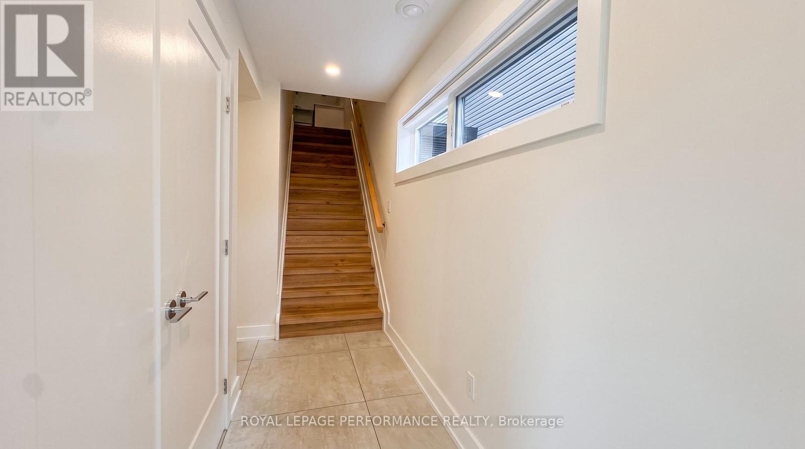 A/b - 238 Lebreton Street N Property Photo 4