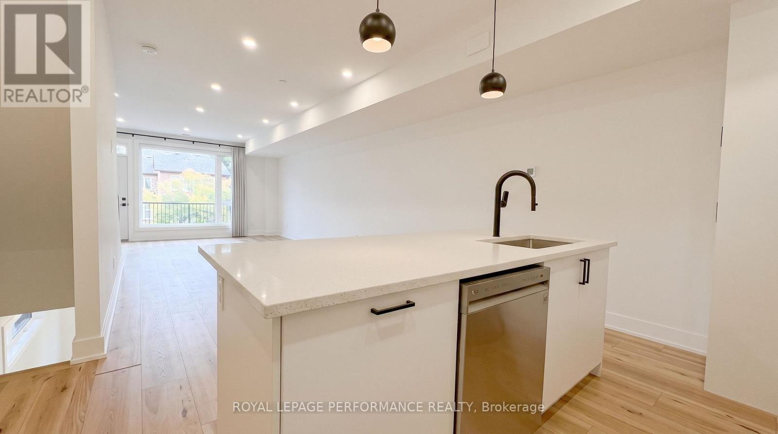A/b - 238 Lebreton Street N Property Photo 16