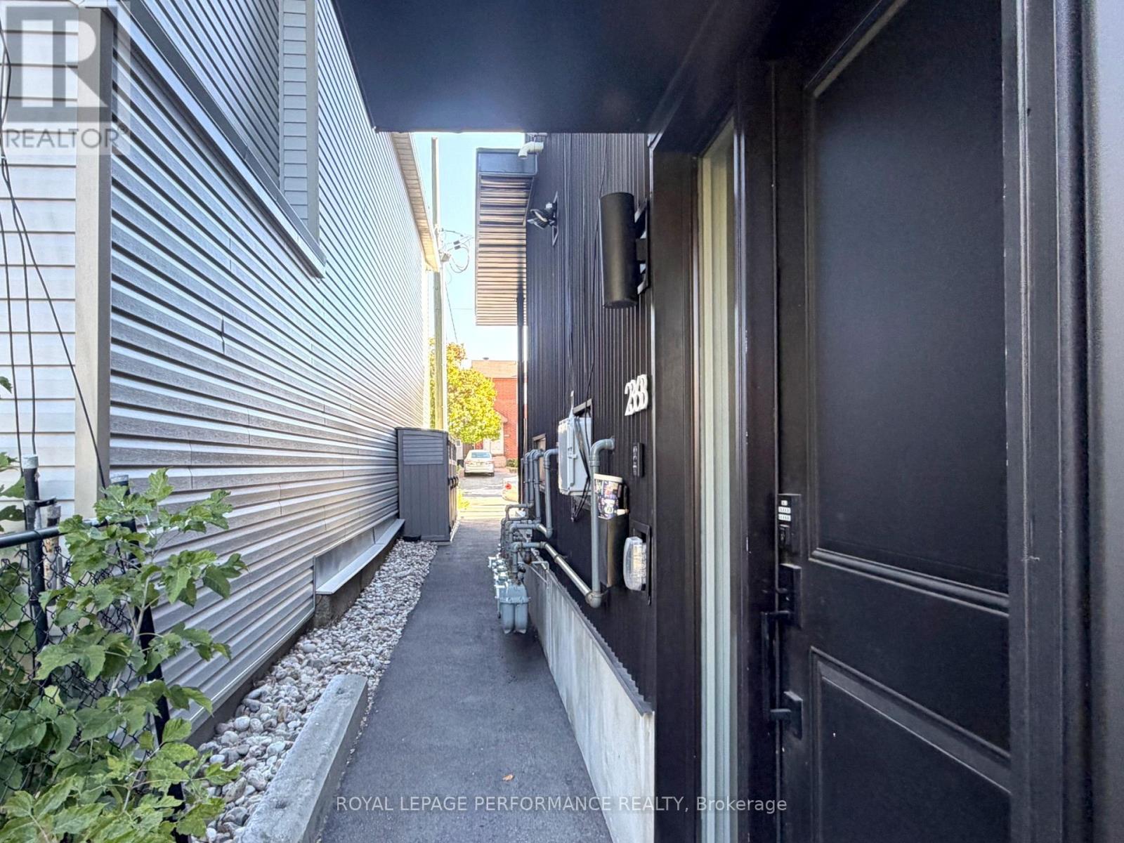 A/b - 238 Lebreton Street N Property Photo 33