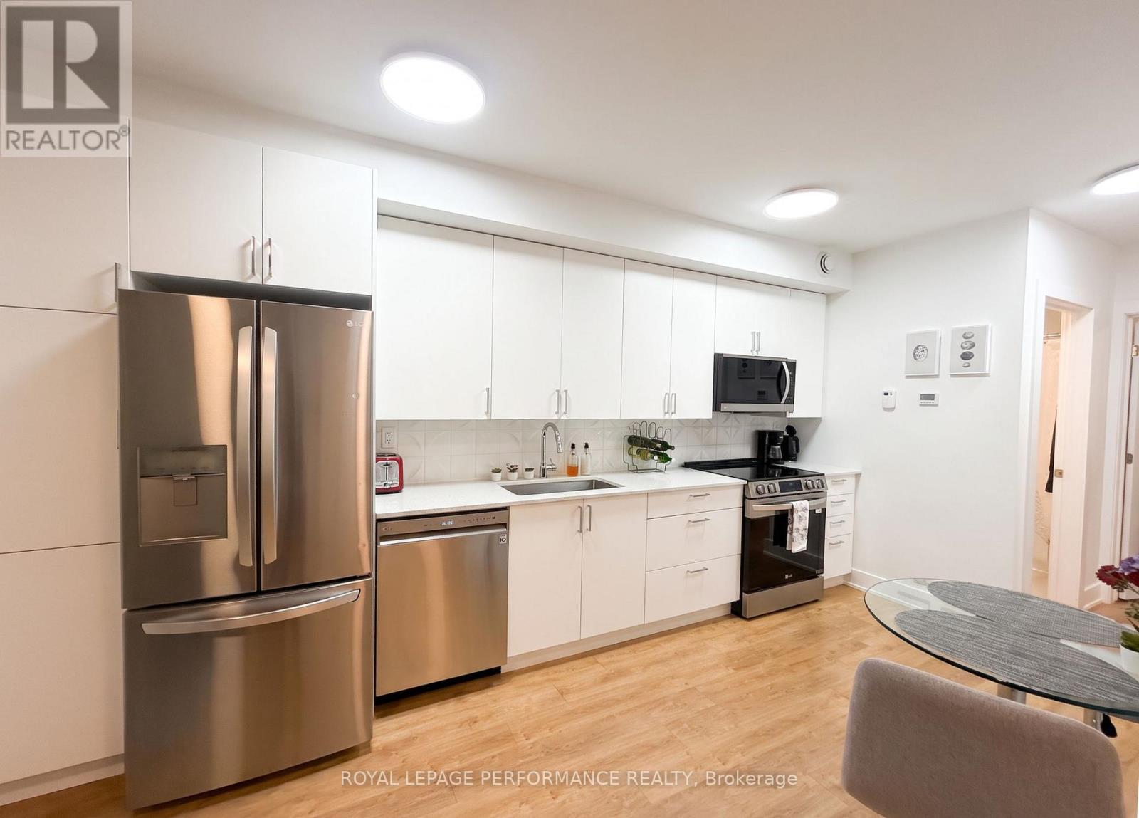 A/b - 238 Lebreton Street N Property Photo 37