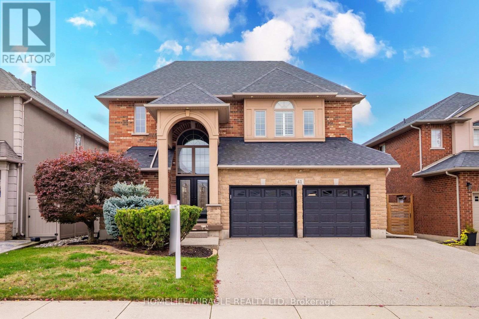 41 Kingsview Drive Property Photo 1