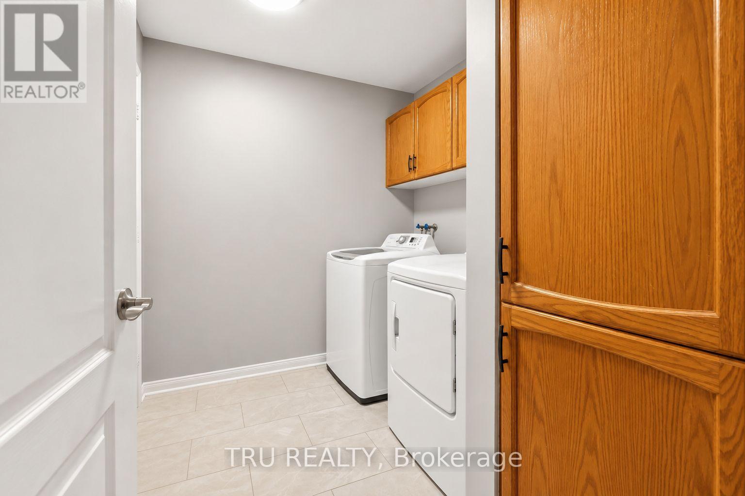 62 Hunter's Glen Crescent Property Photo 7
