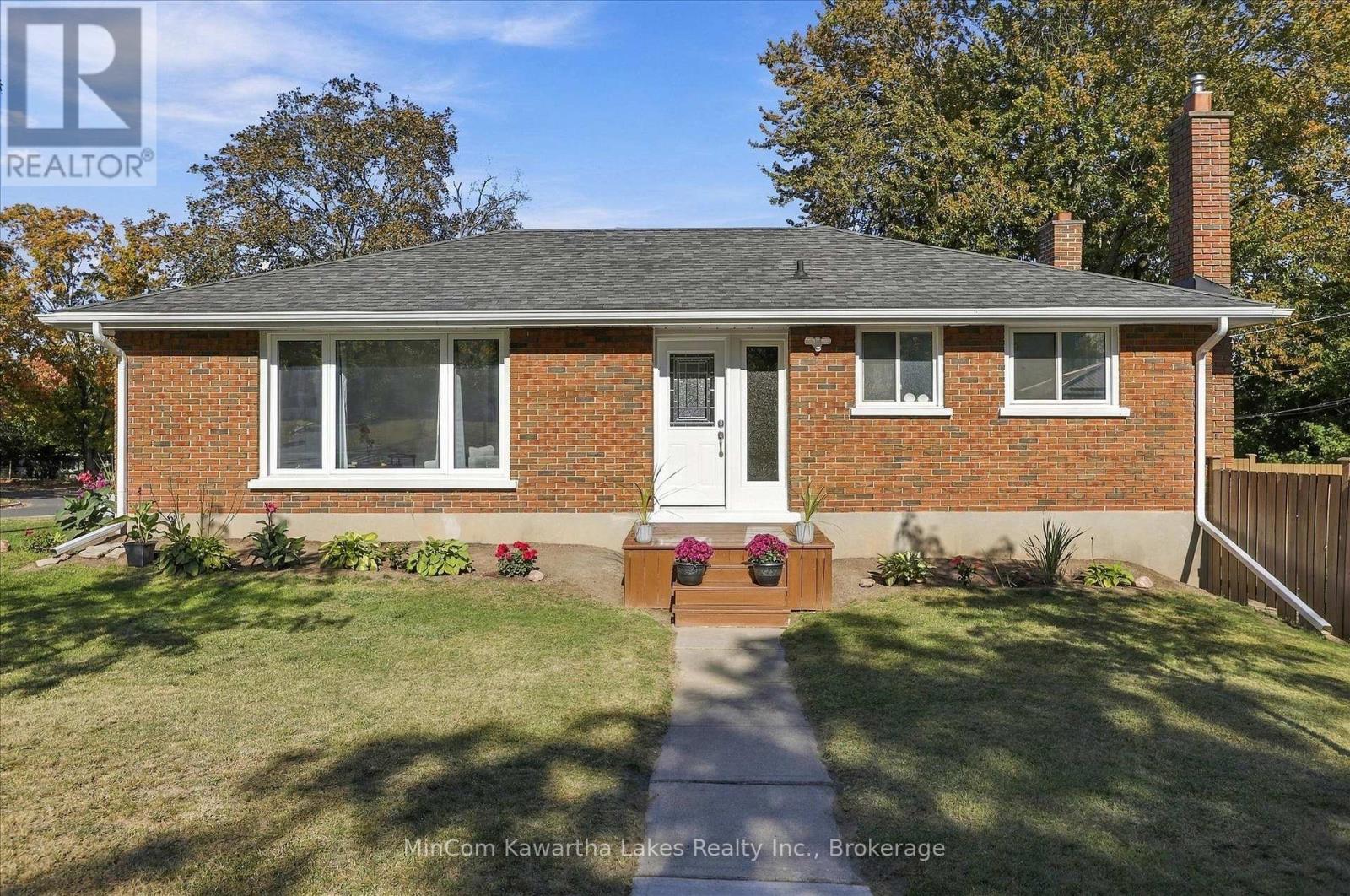 398 Applegrove Avenue Property Photo 2