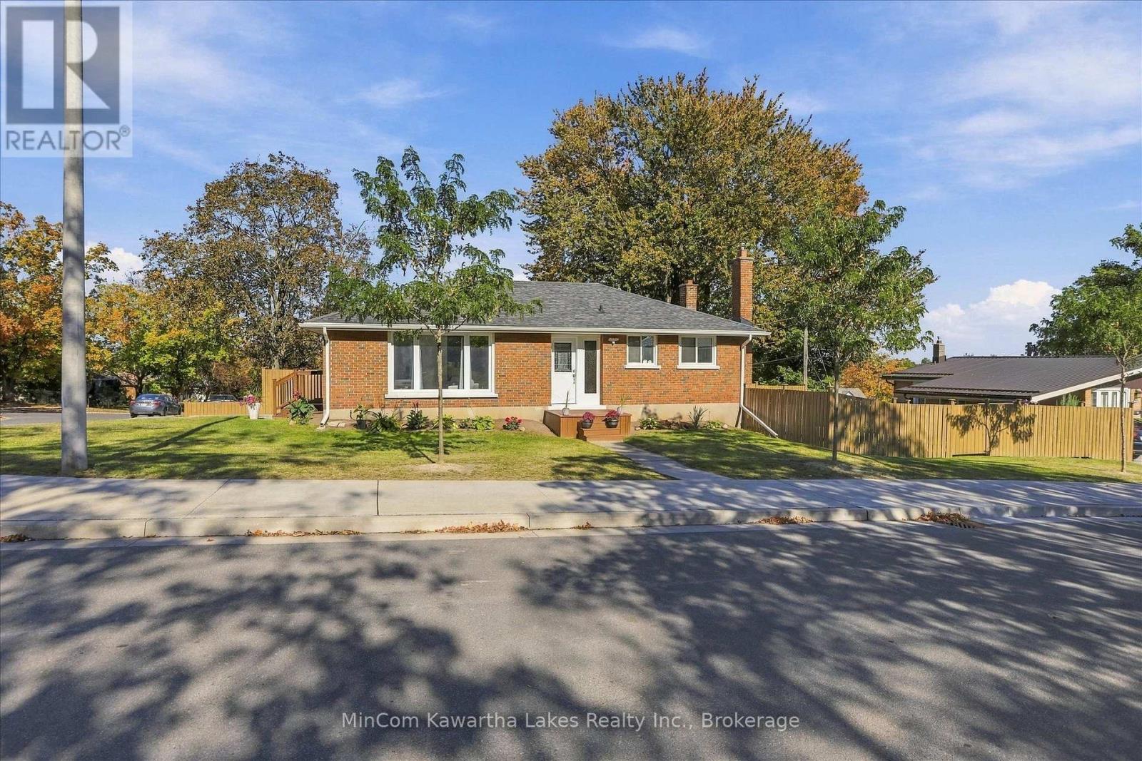 398 Applegrove Avenue Property Photo 4
