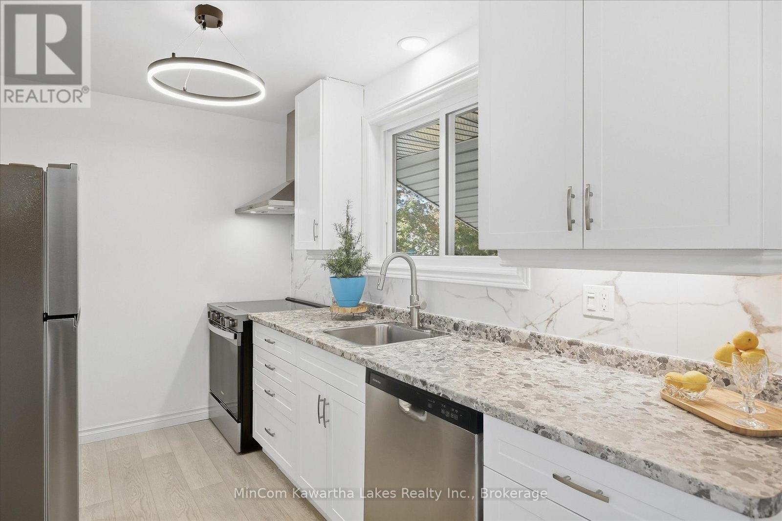 398 Applegrove Avenue Property Photo 12