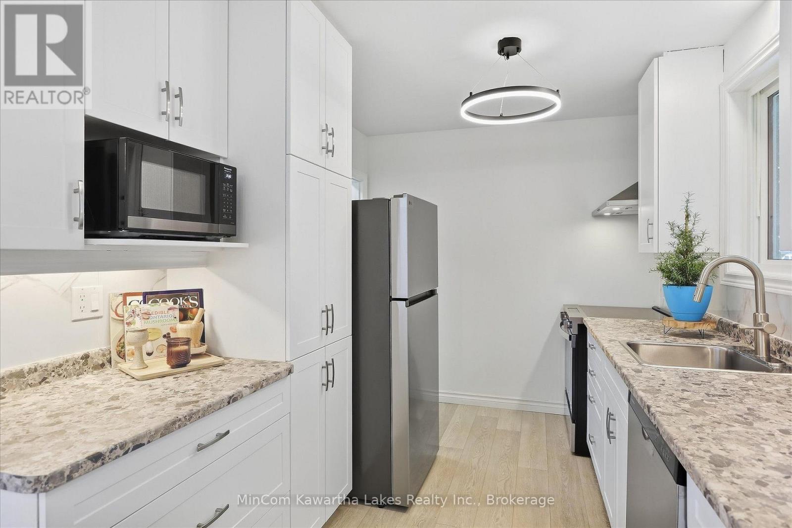398 Applegrove Avenue Property Photo 13