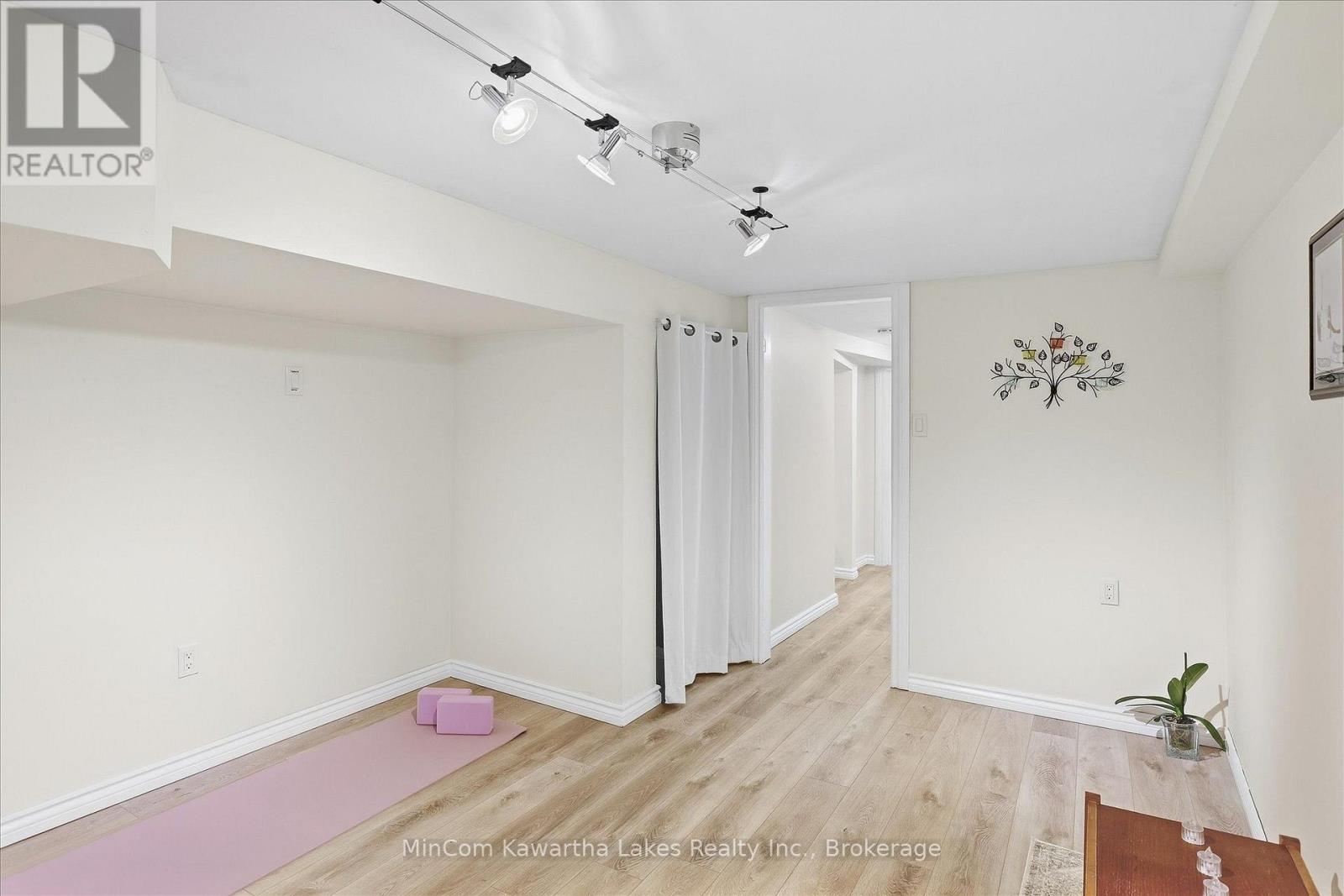 398 Applegrove Avenue Property Photo 34