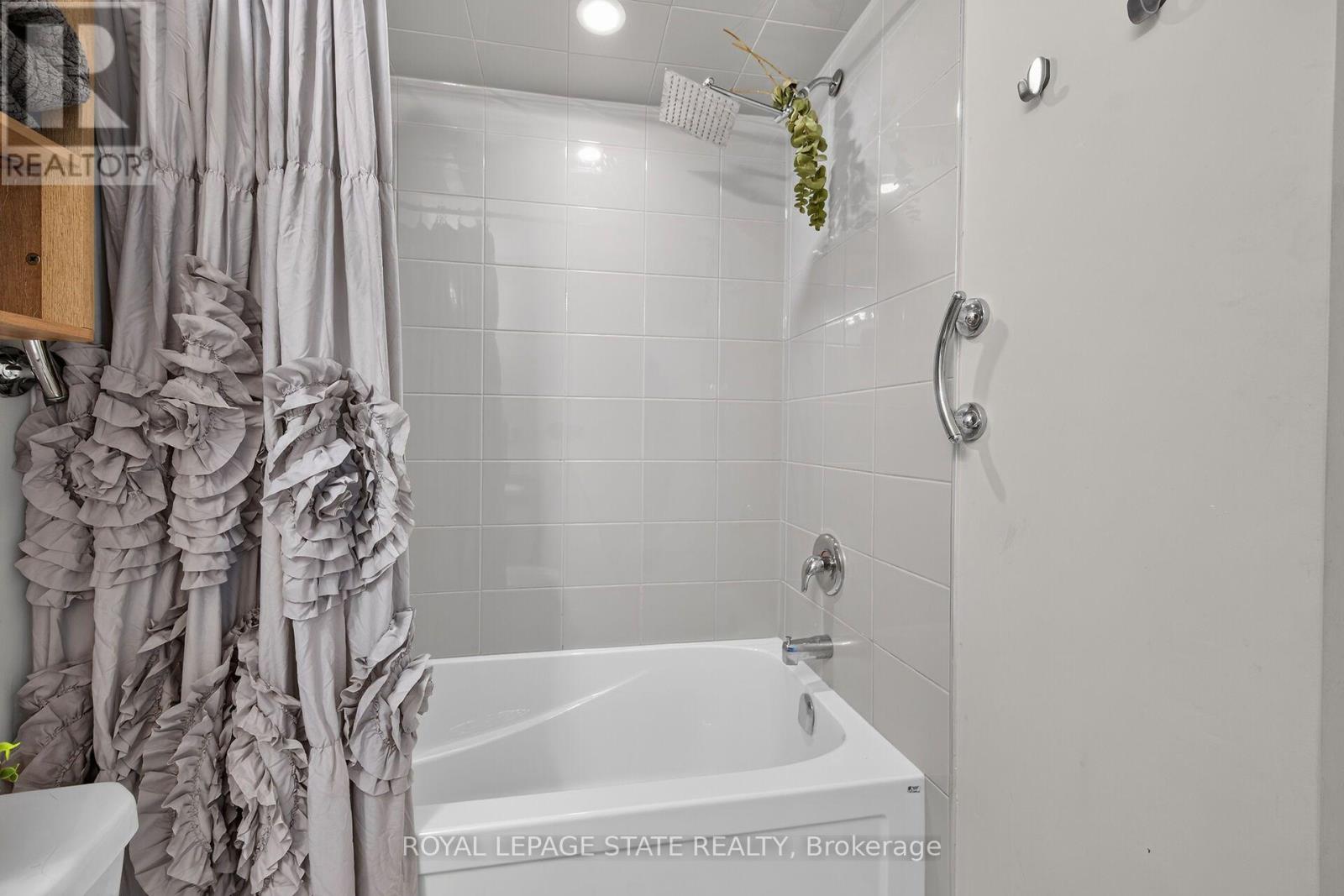 35 - 40 Zinfandel Drive Property Photo 40