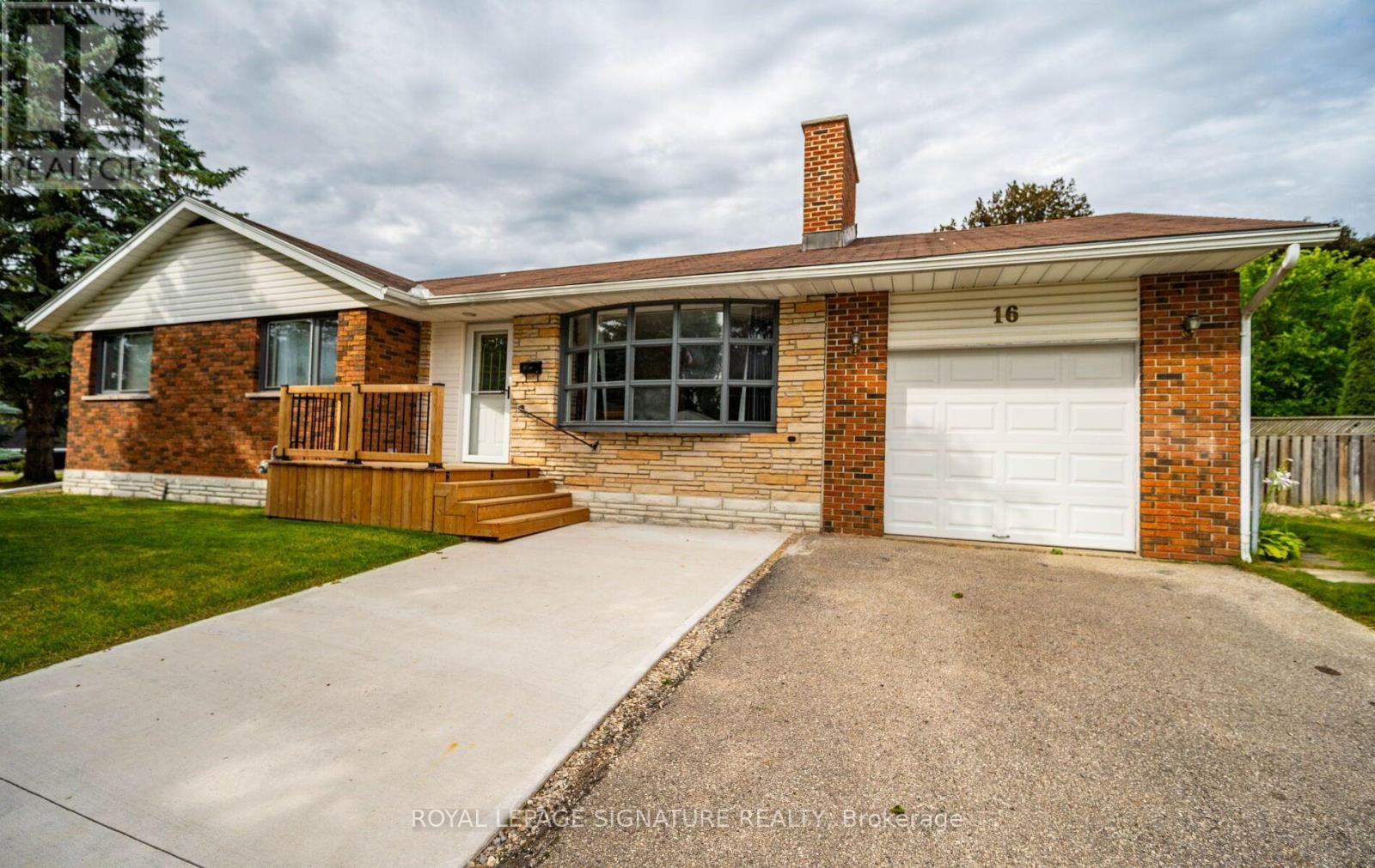 Upper - 16 Eleanor Court Property Photo 6