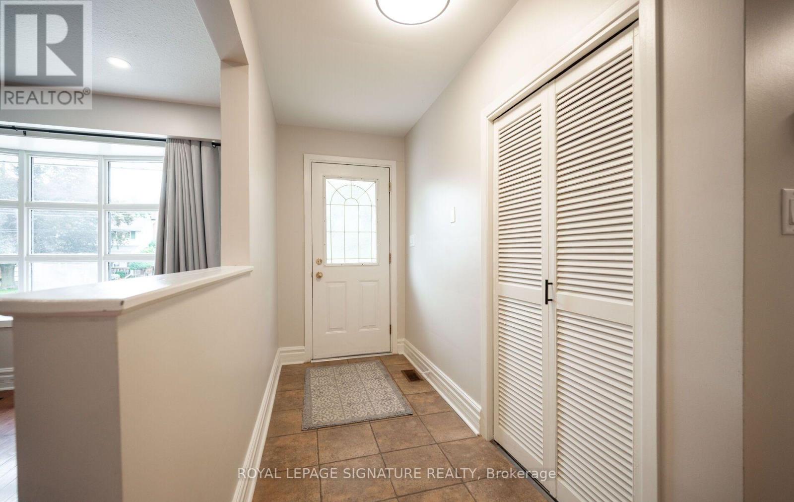 Upper - 16 Eleanor Court Property Photo 9