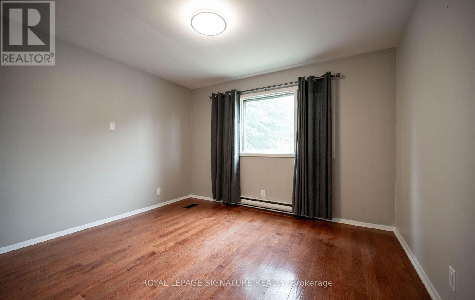 Upper - 16 Eleanor Court Property Photo 28