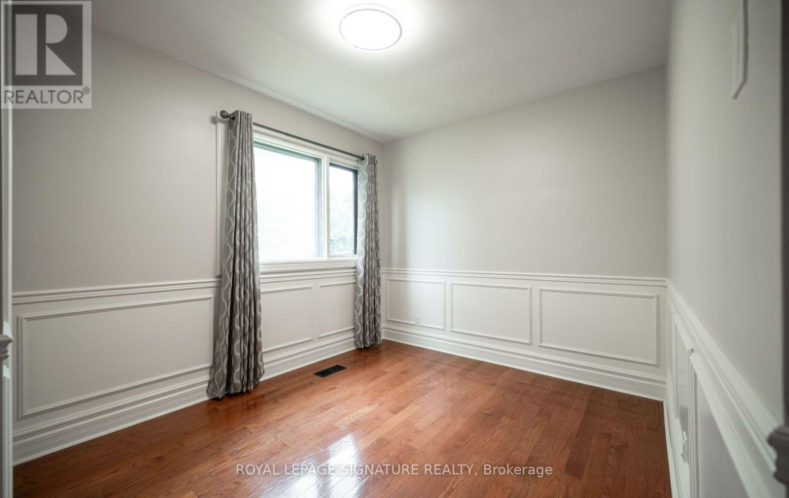 Upper - 16 Eleanor Court Property Photo 33