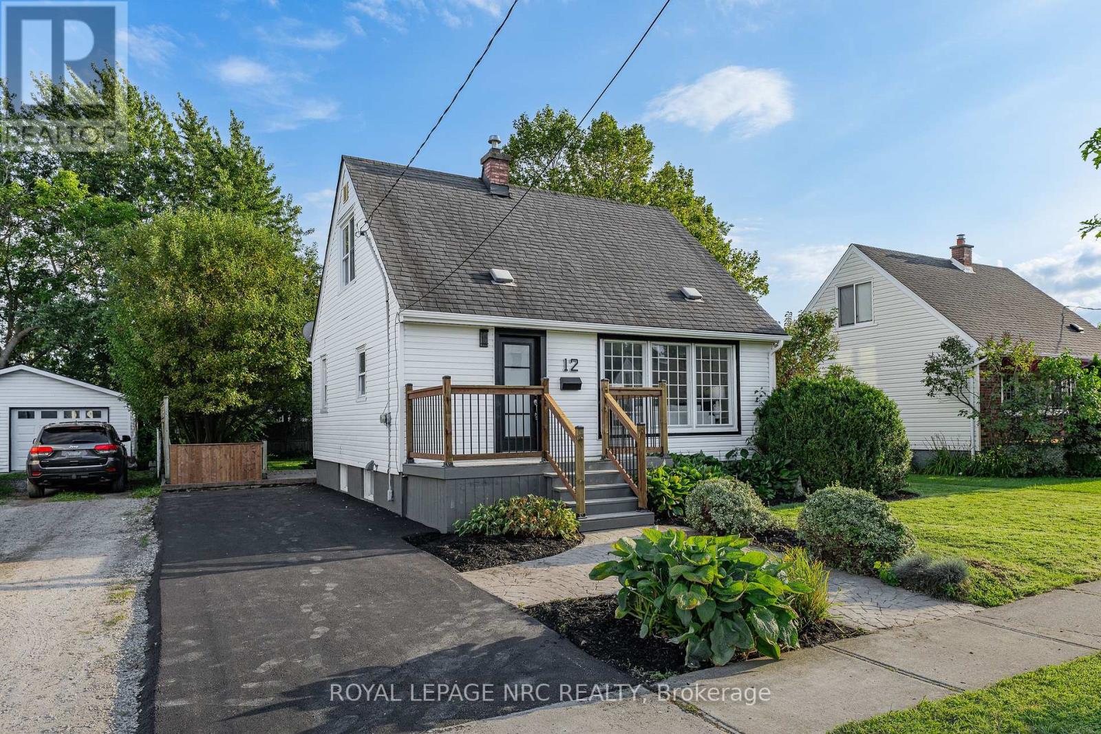 12 Admiral Road Property Photo 3