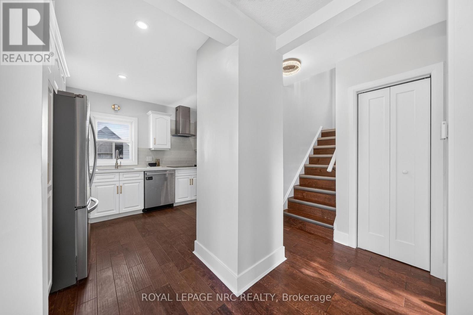 12 Admiral Road Property Photo 17