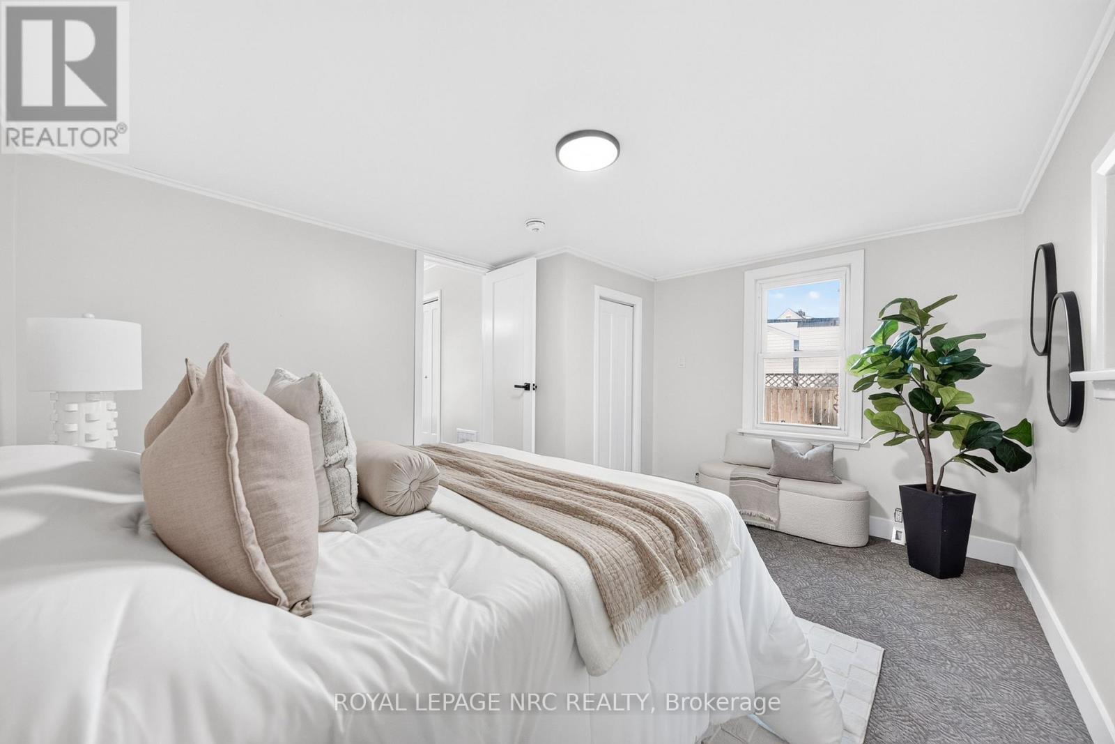12 Admiral Road Property Photo 24