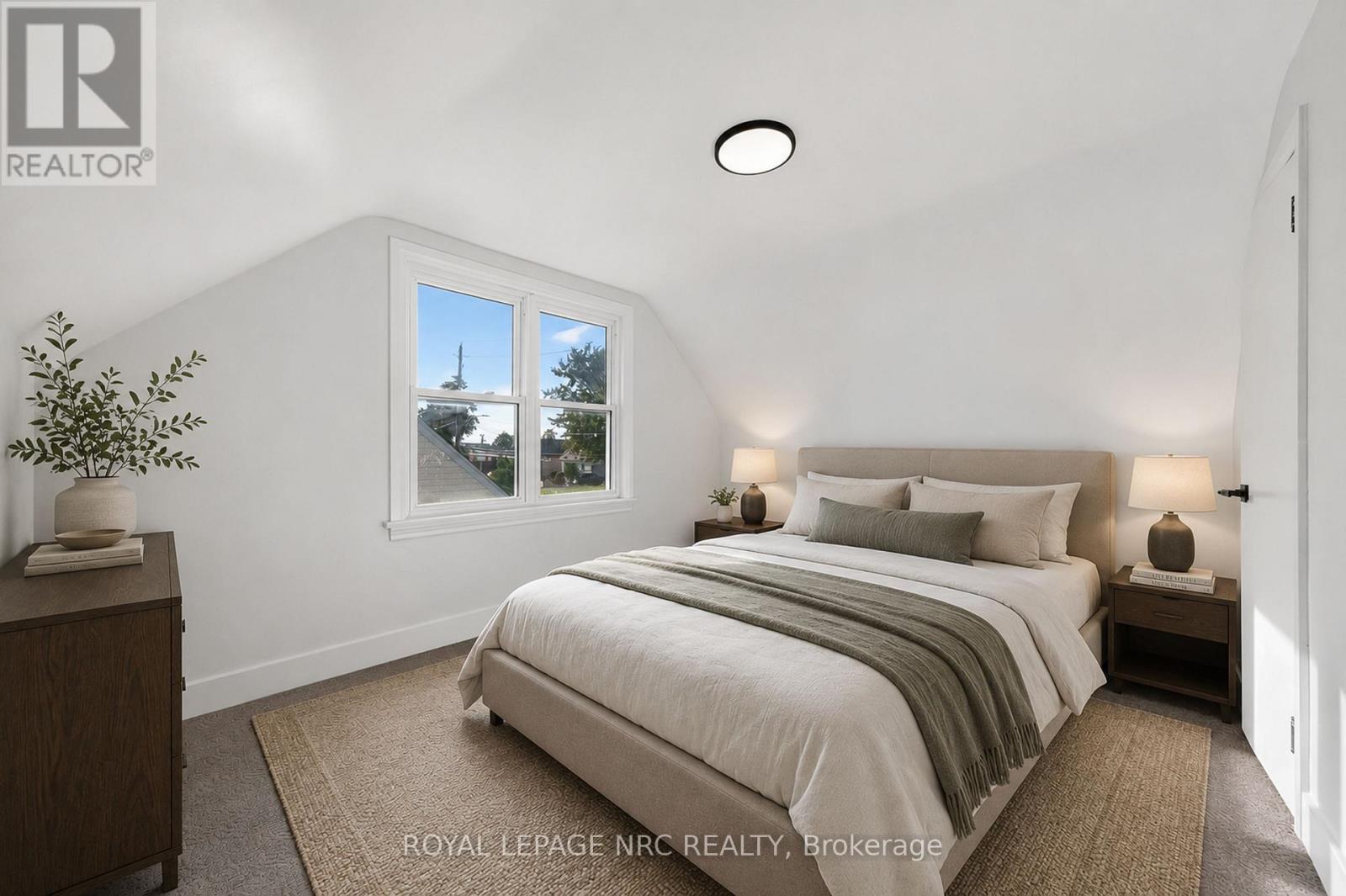 12 Admiral Road Property Photo 32