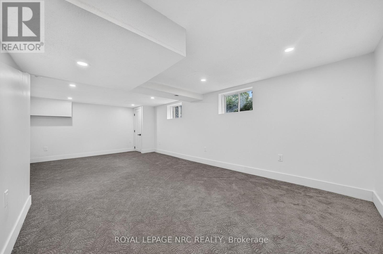 12 Admiral Road Property Photo 34