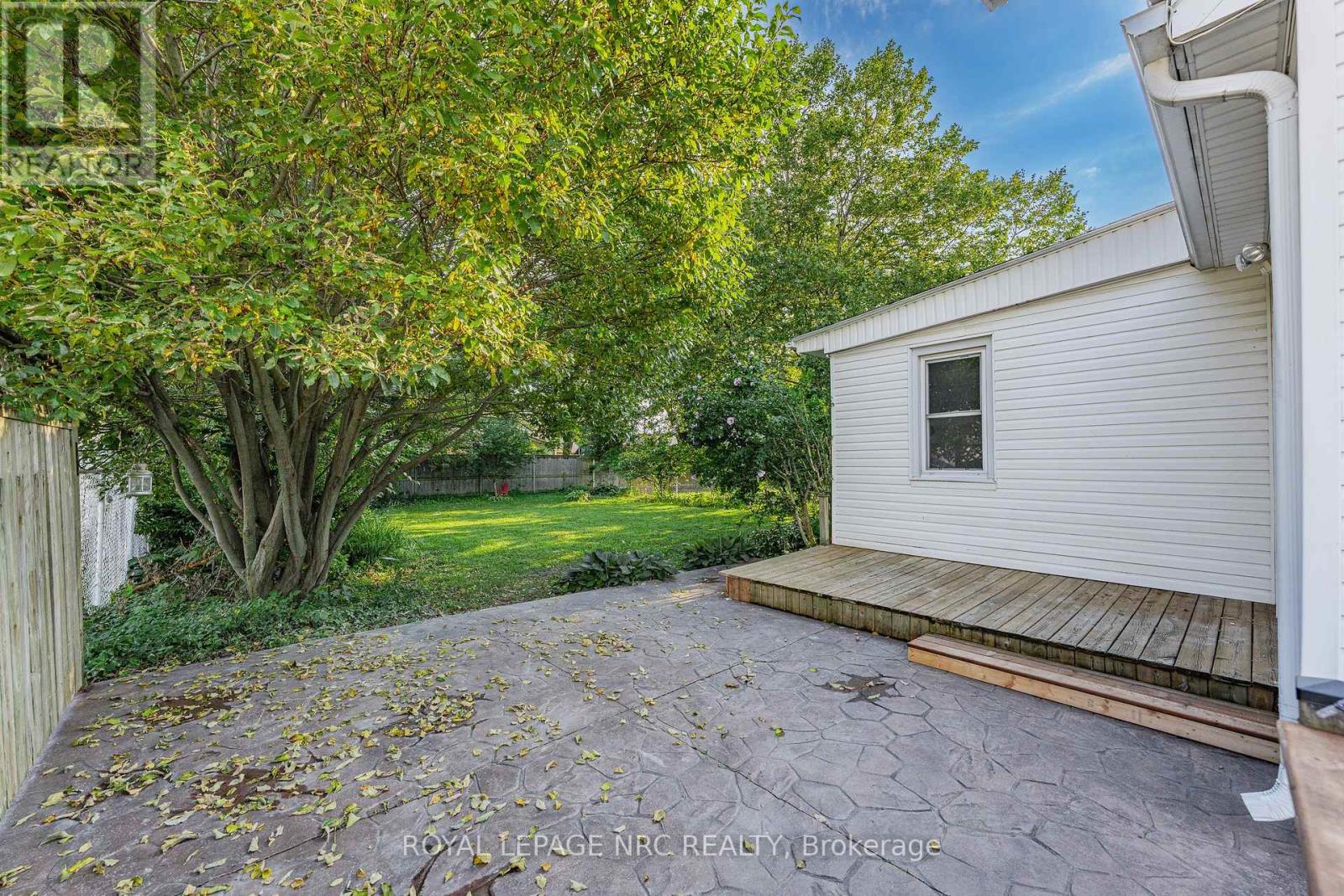 12 Admiral Road Property Photo 38