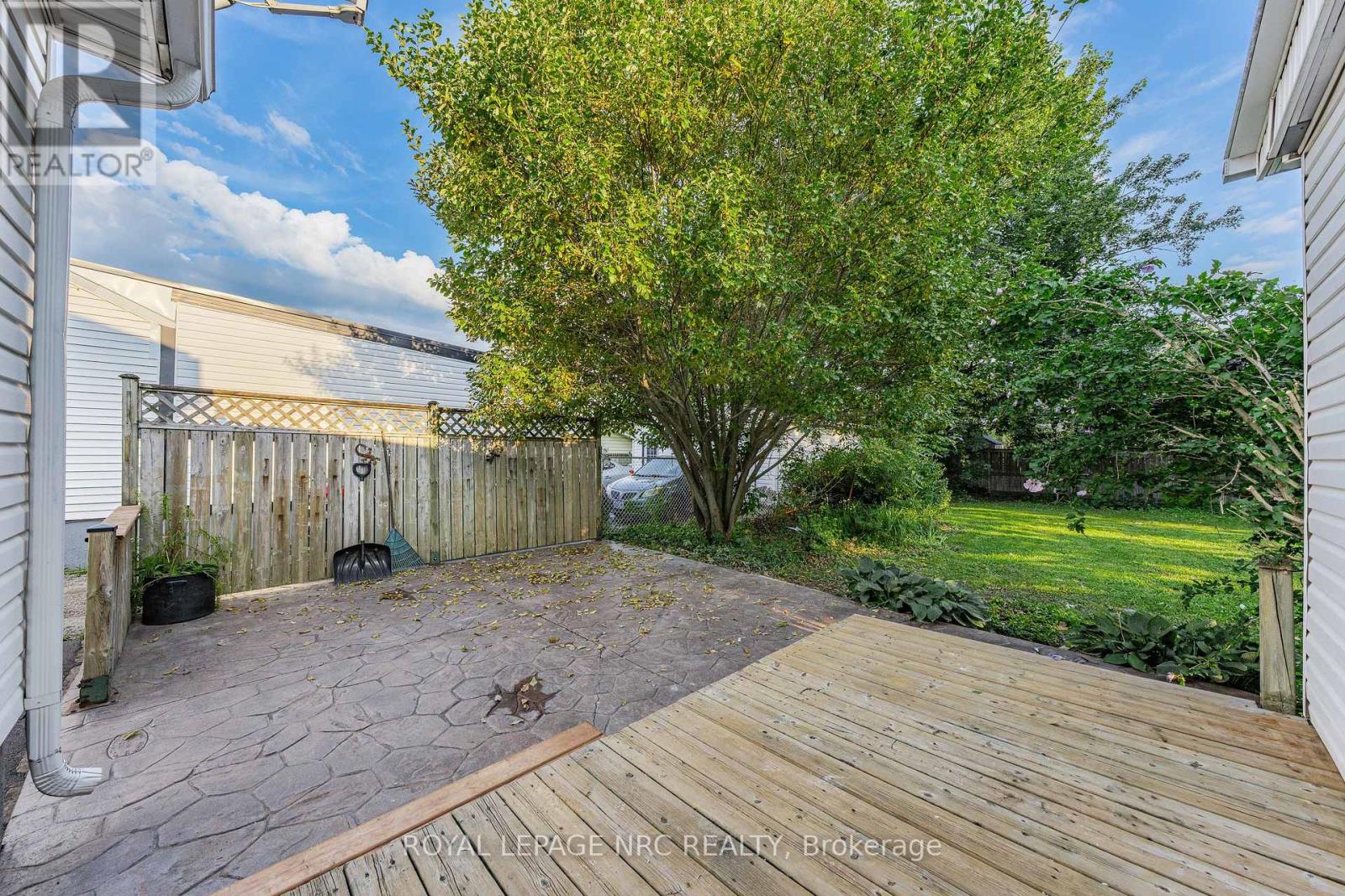 12 Admiral Road Property Photo 39