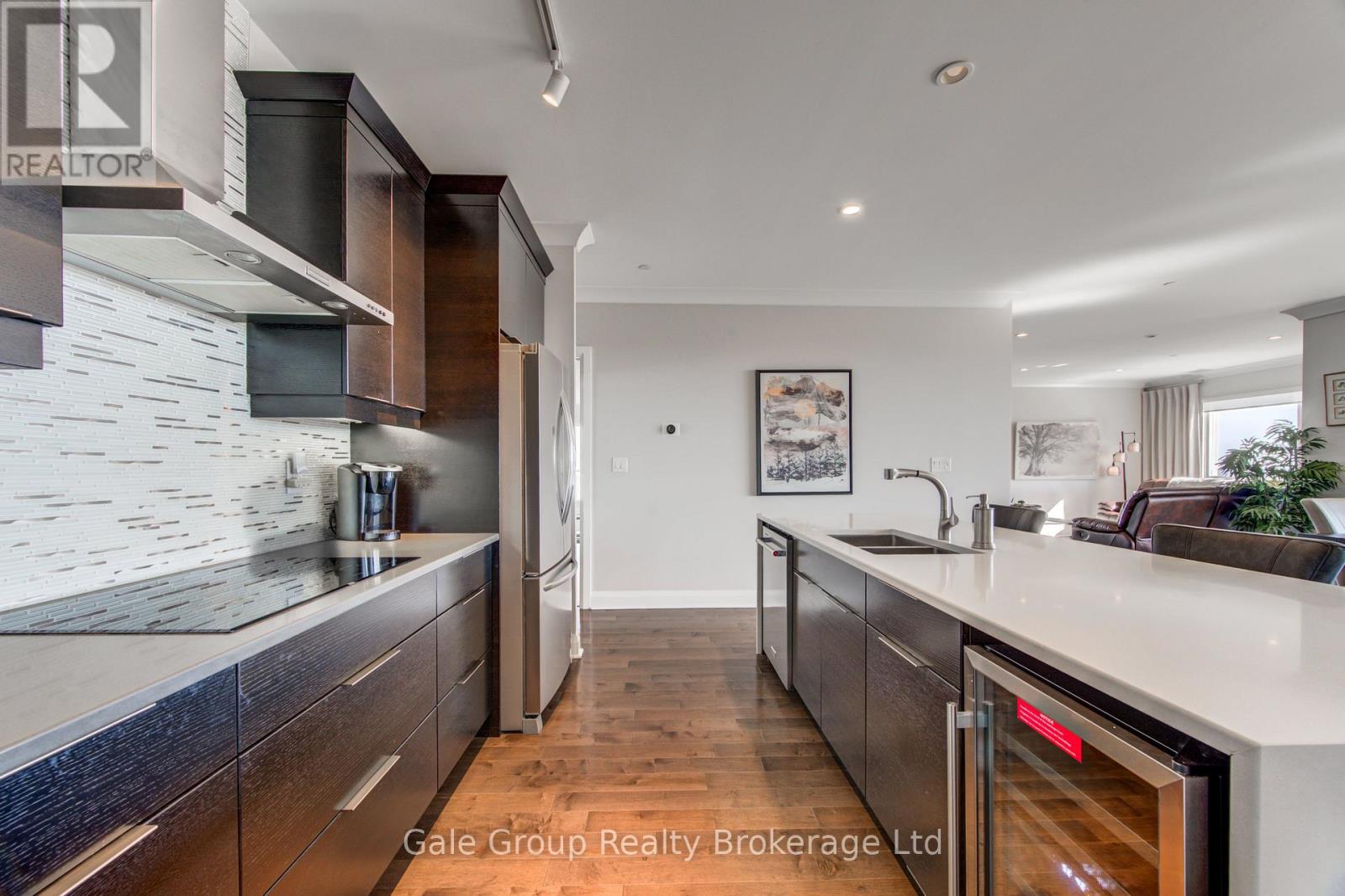 2702 - 330 Ridout Street N Property Photo 10