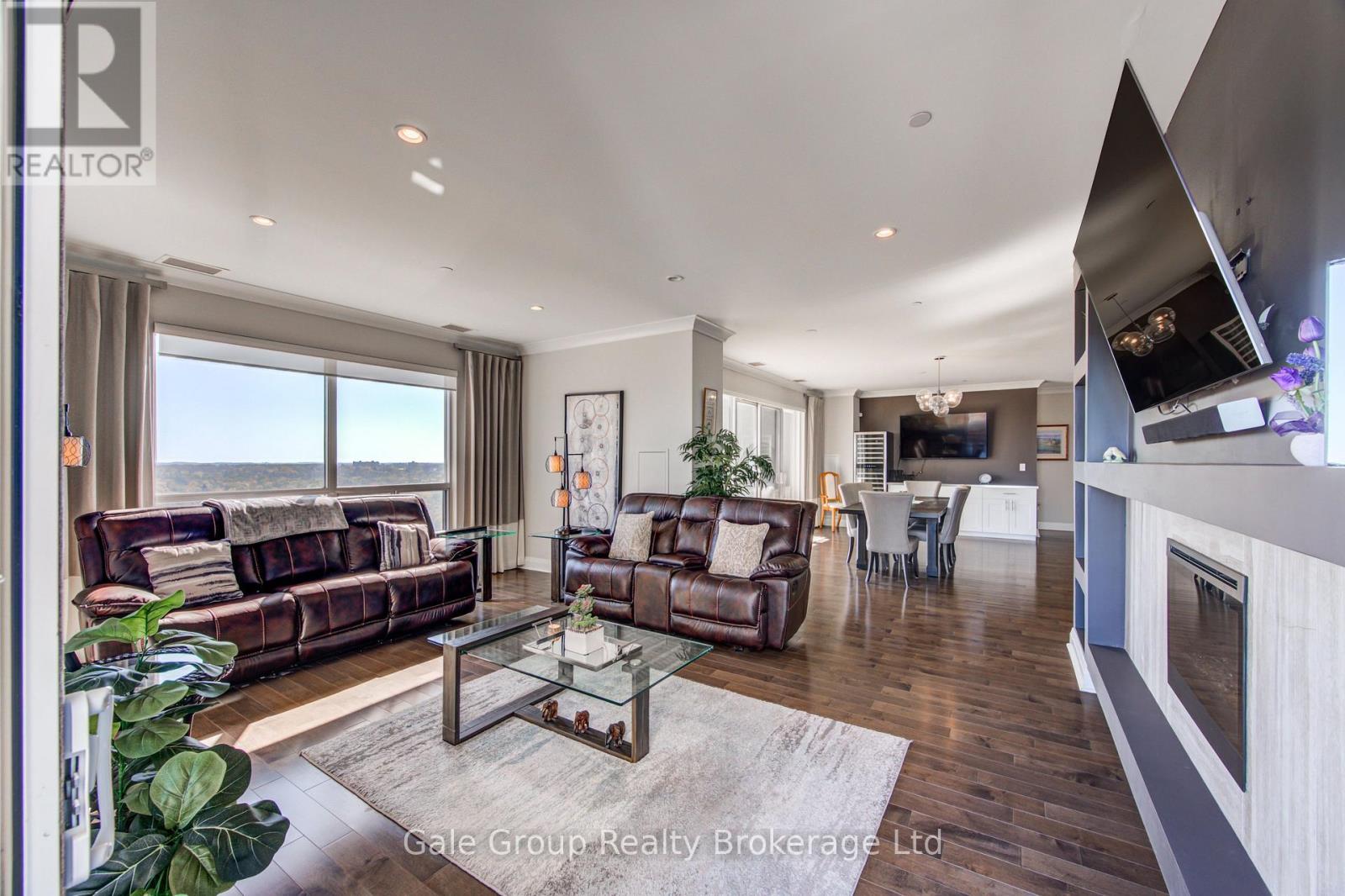 2702 - 330 Ridout Street N Property Photo 18