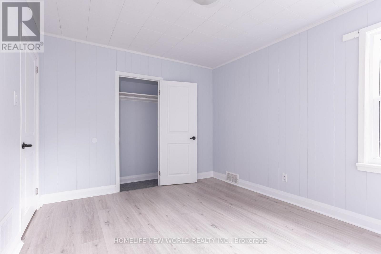 422 Welland Avenue Property Photo 13