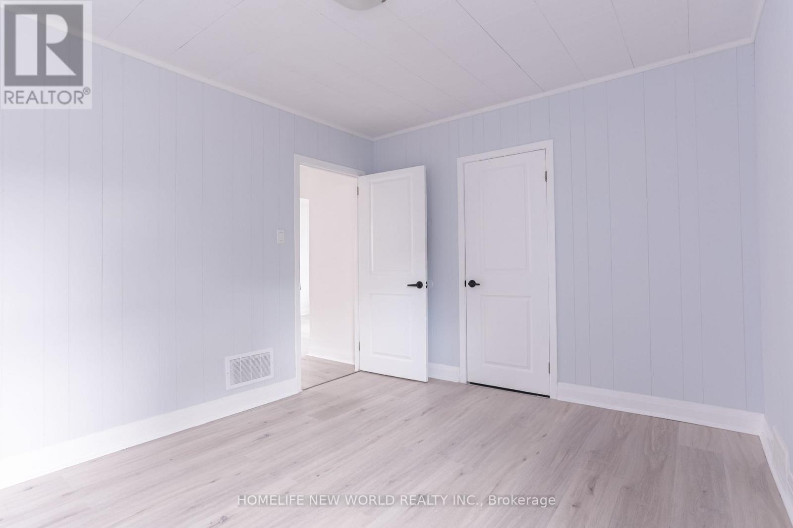 422 Welland Avenue Property Photo 14