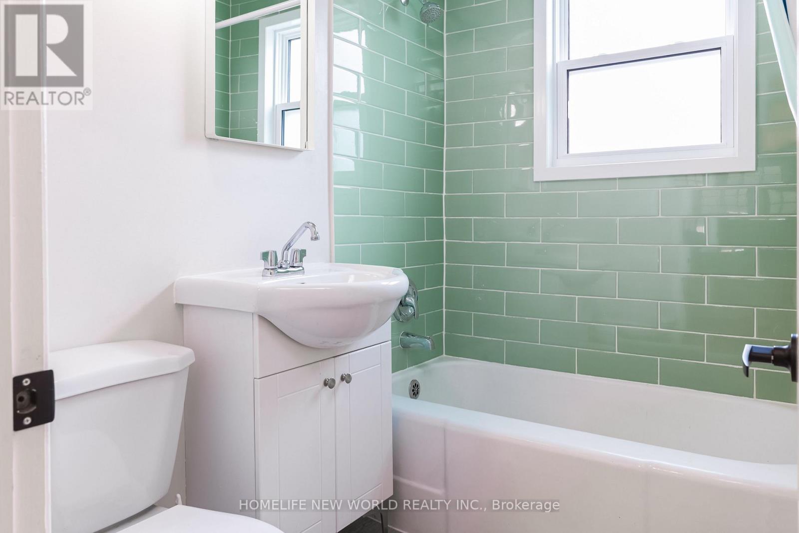 422 Welland Avenue Property Photo 18