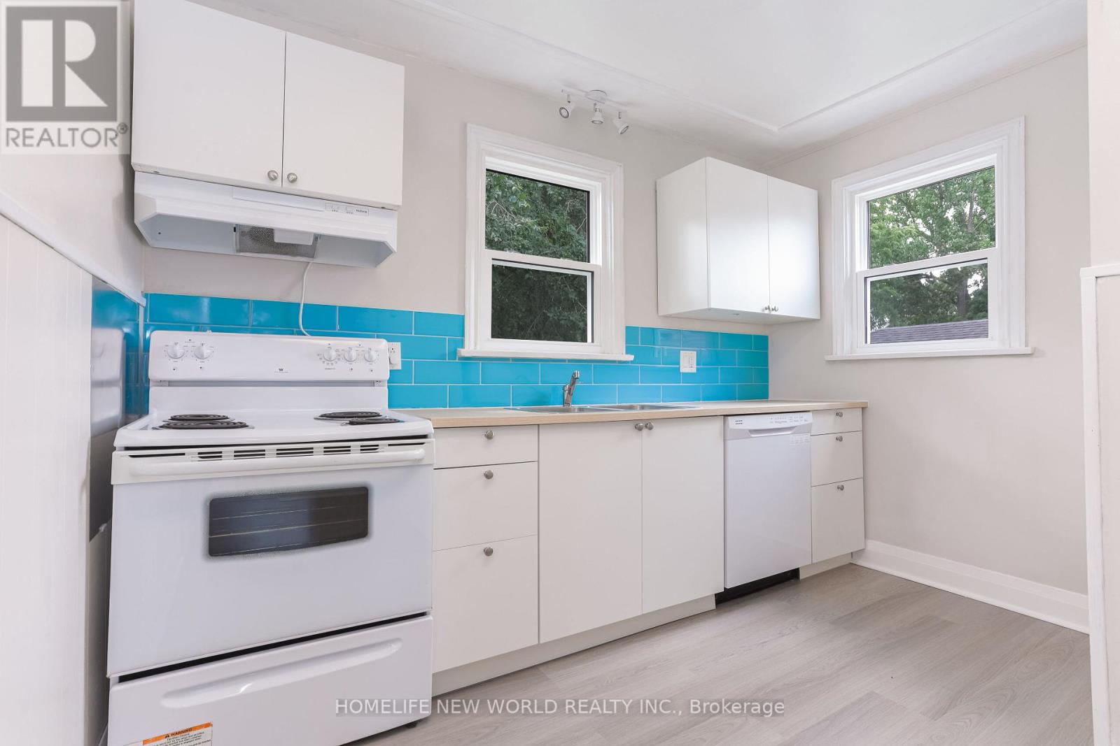 422 Welland Avenue Property Photo 20