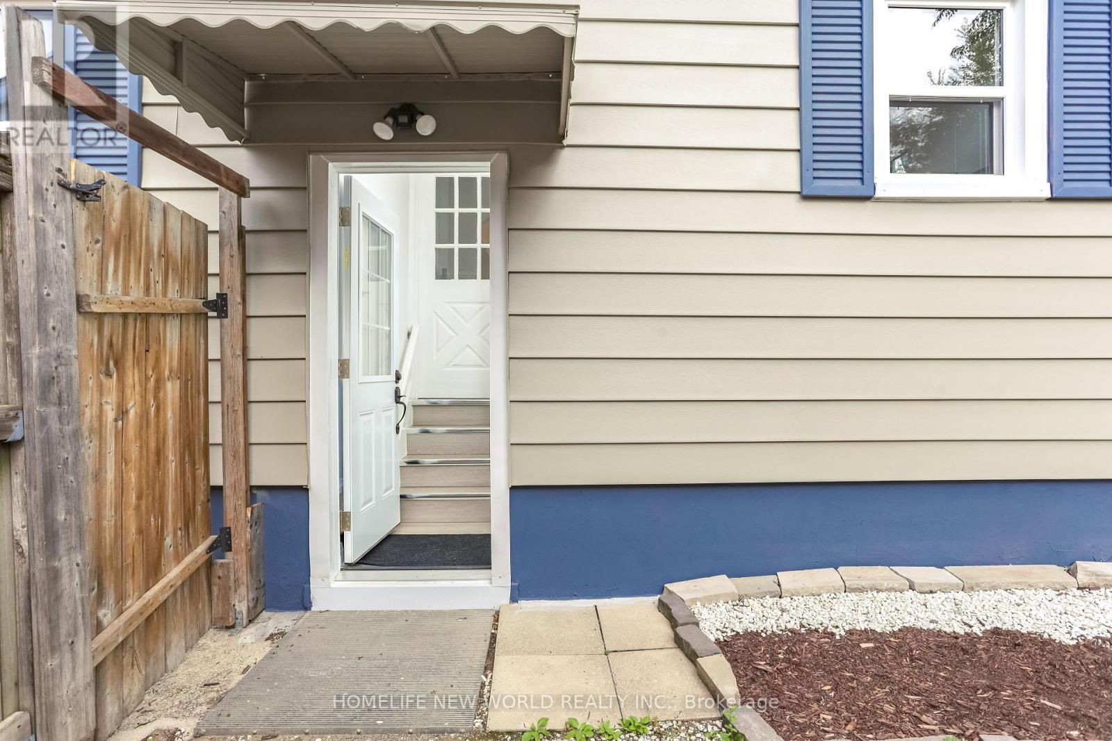 422 Welland Avenue Property Photo 23