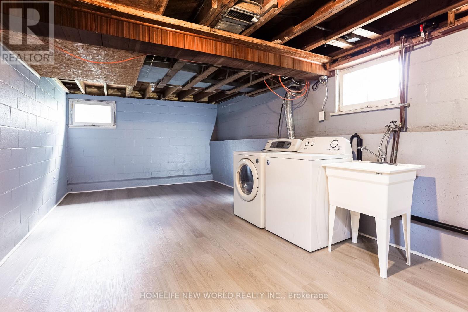 422 Welland Avenue Property Photo 25
