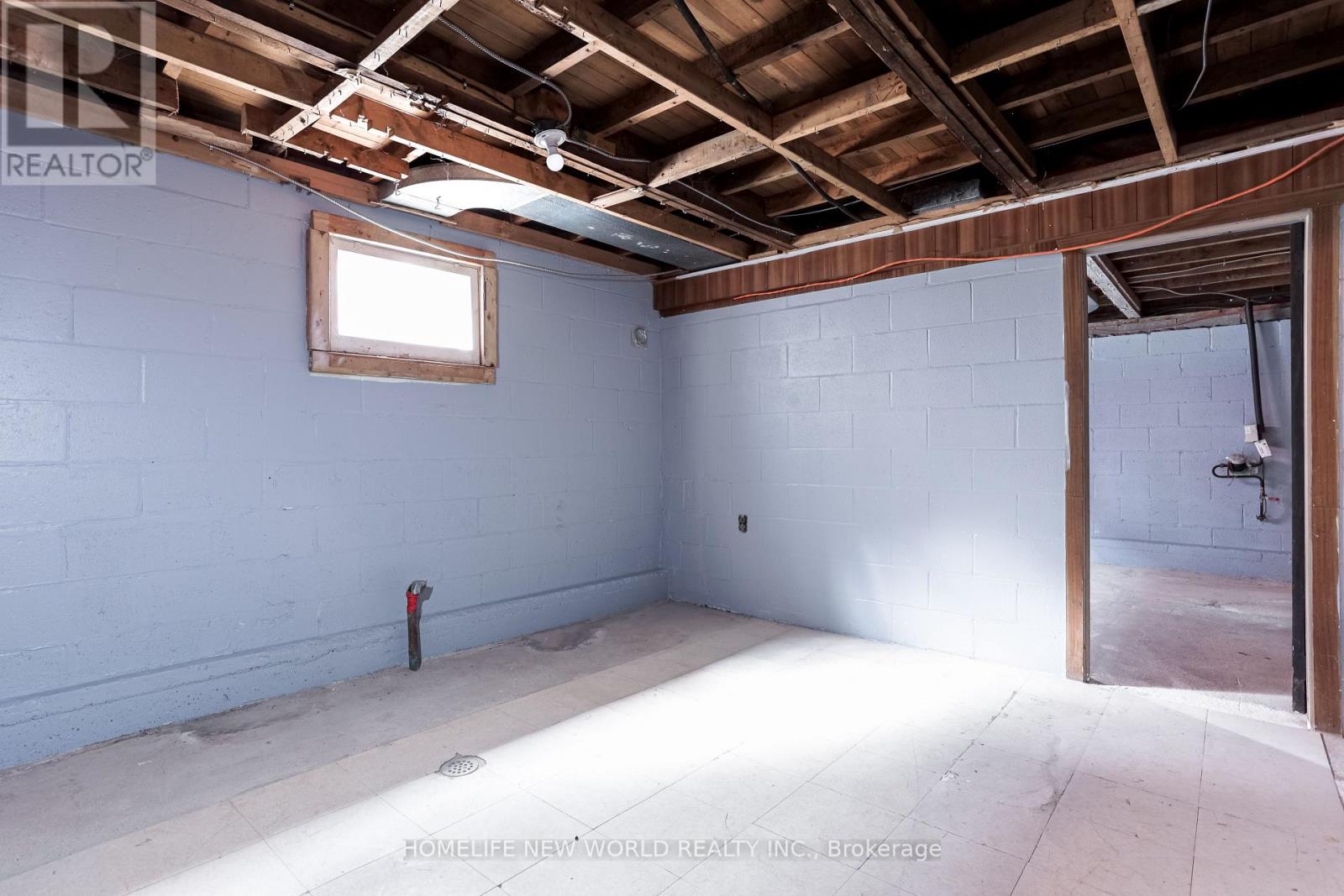 422 Welland Avenue Property Photo 27