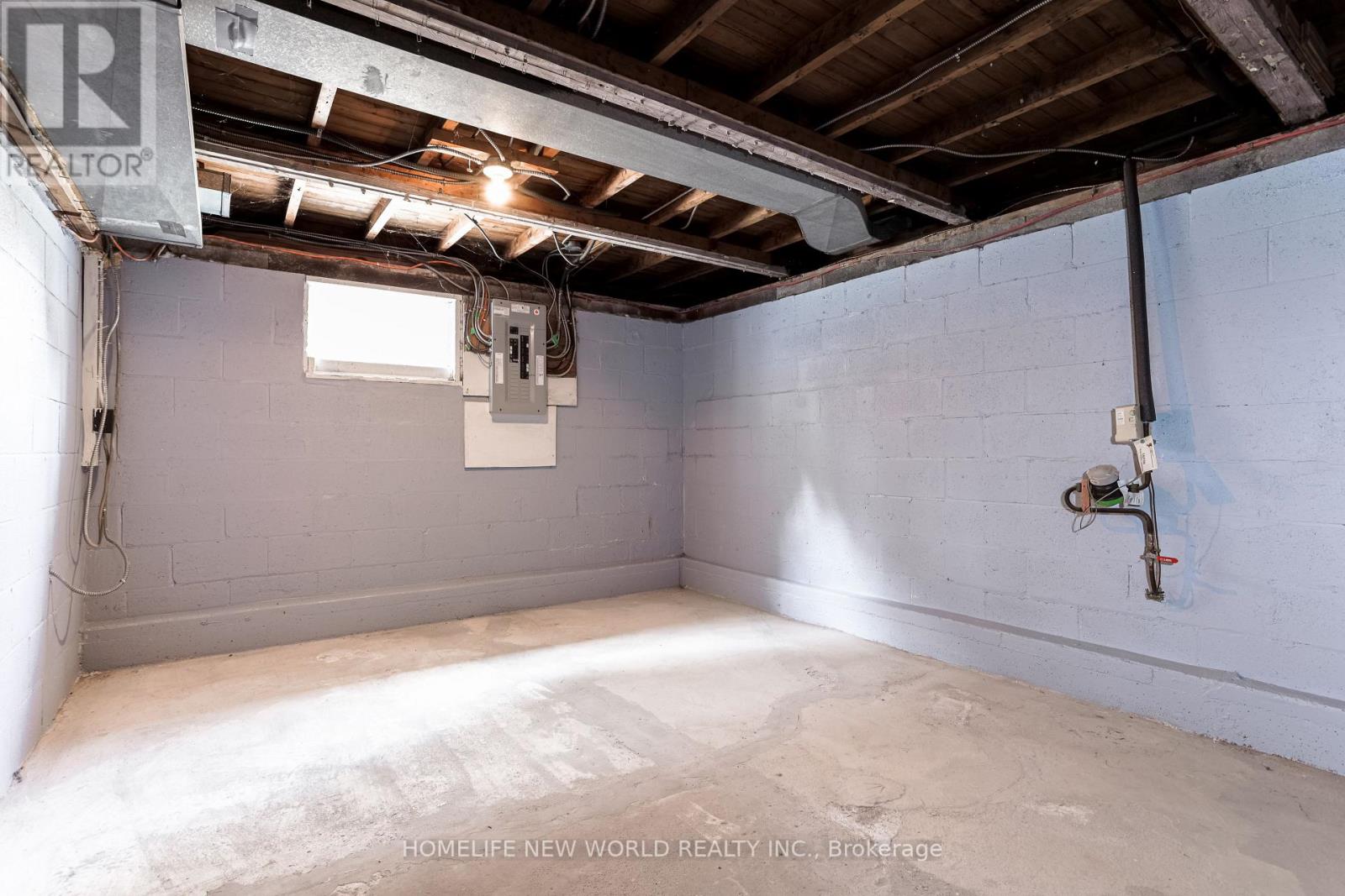 422 Welland Avenue Property Photo 28