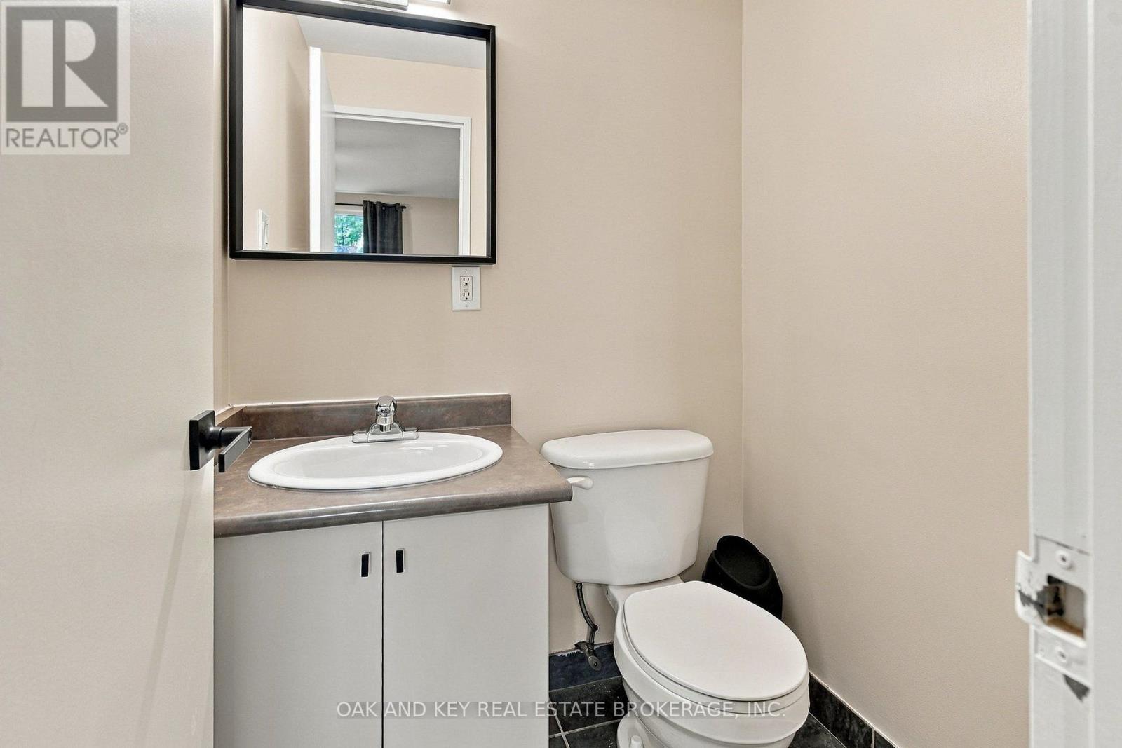302 - 931 Wonderland Road S Property Photo 25