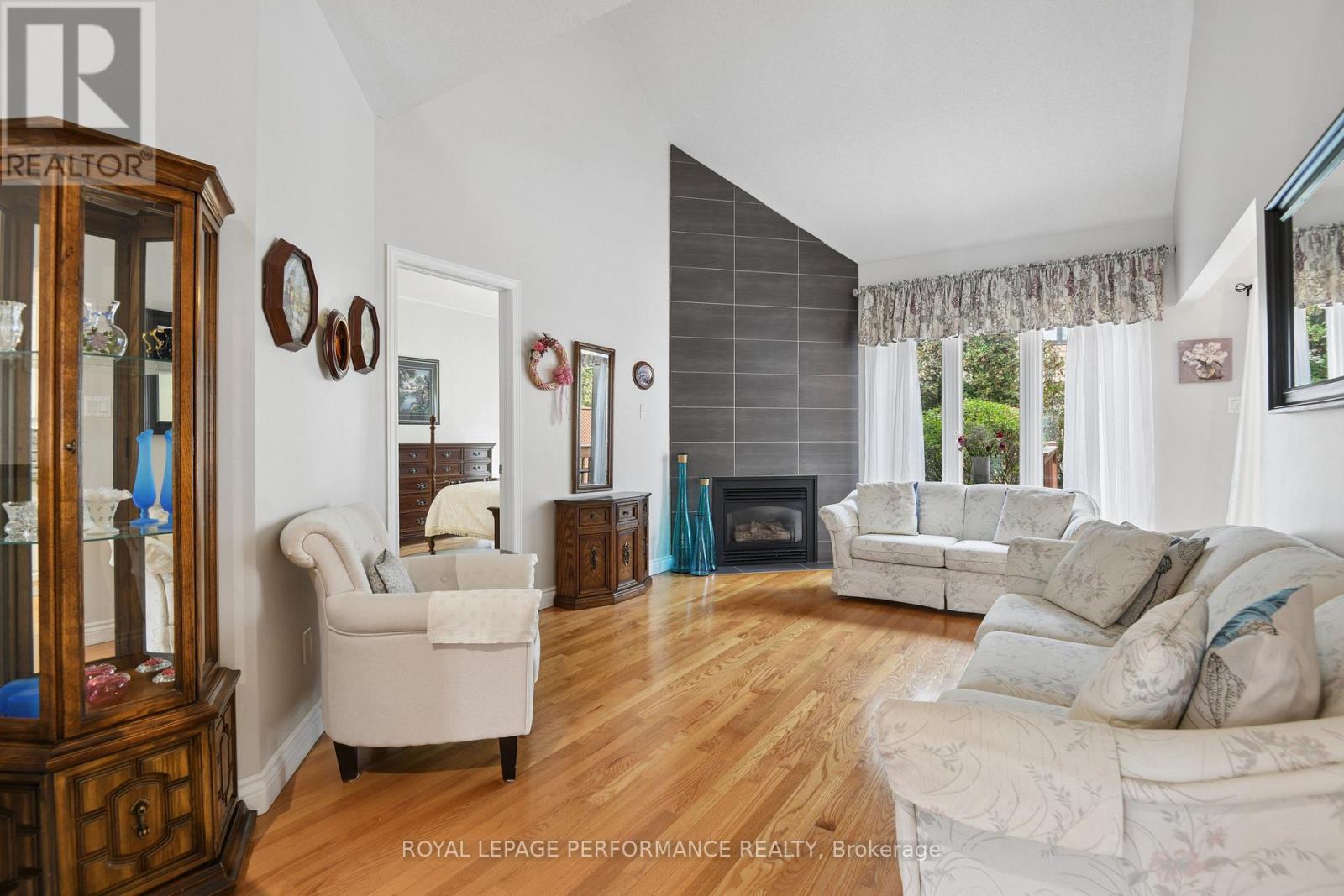 14 Windeyer Crescent Property Photo 9