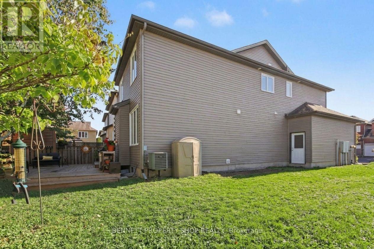 1063 Northgraves Crescent Property Photo 20