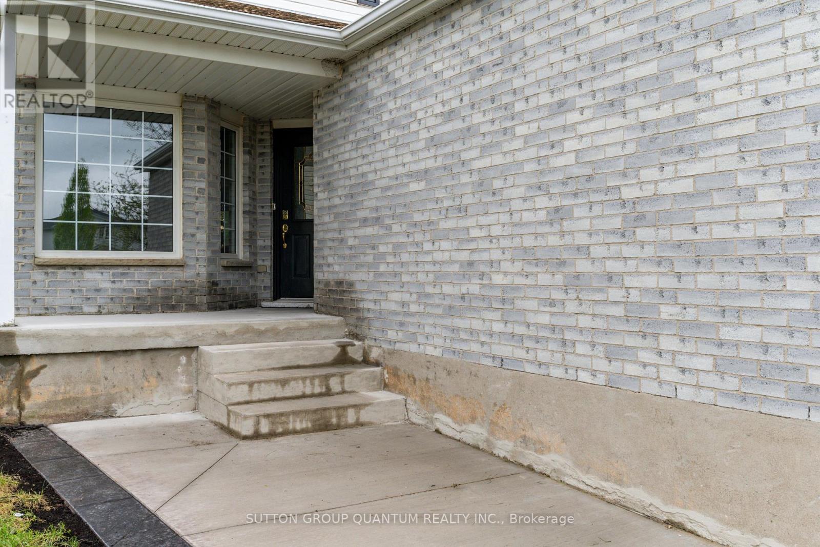 Upper - 48 White Sands Court Property Photo 2