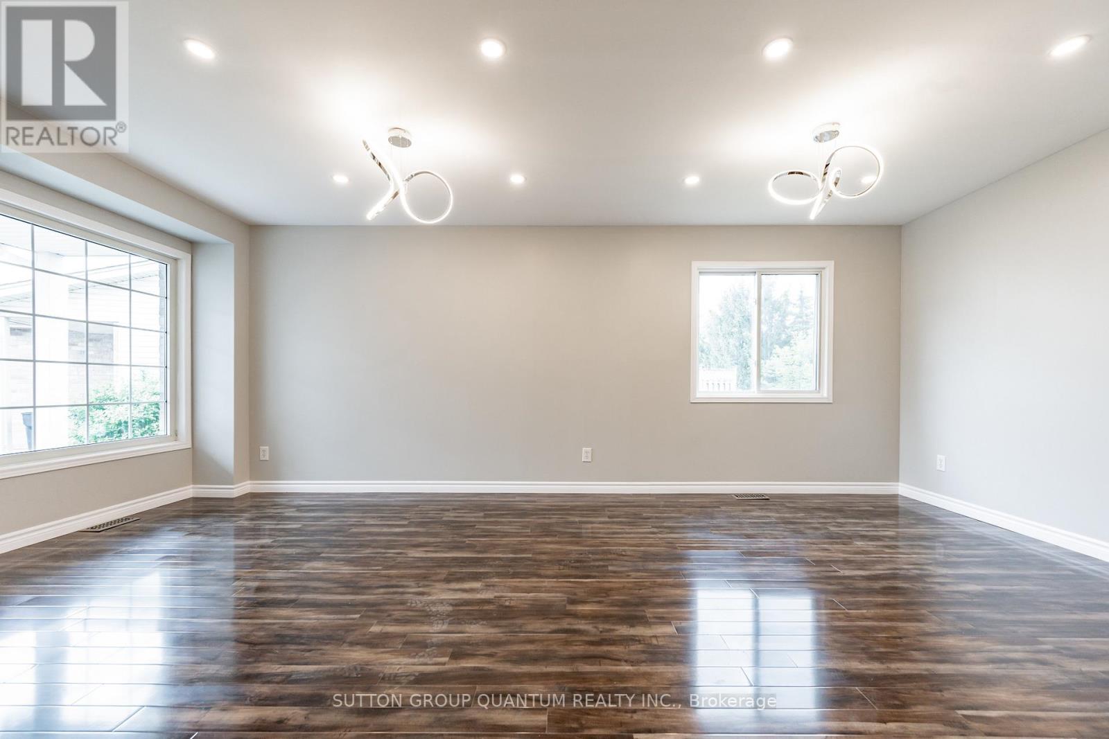 Upper - 48 White Sands Court Property Photo 6