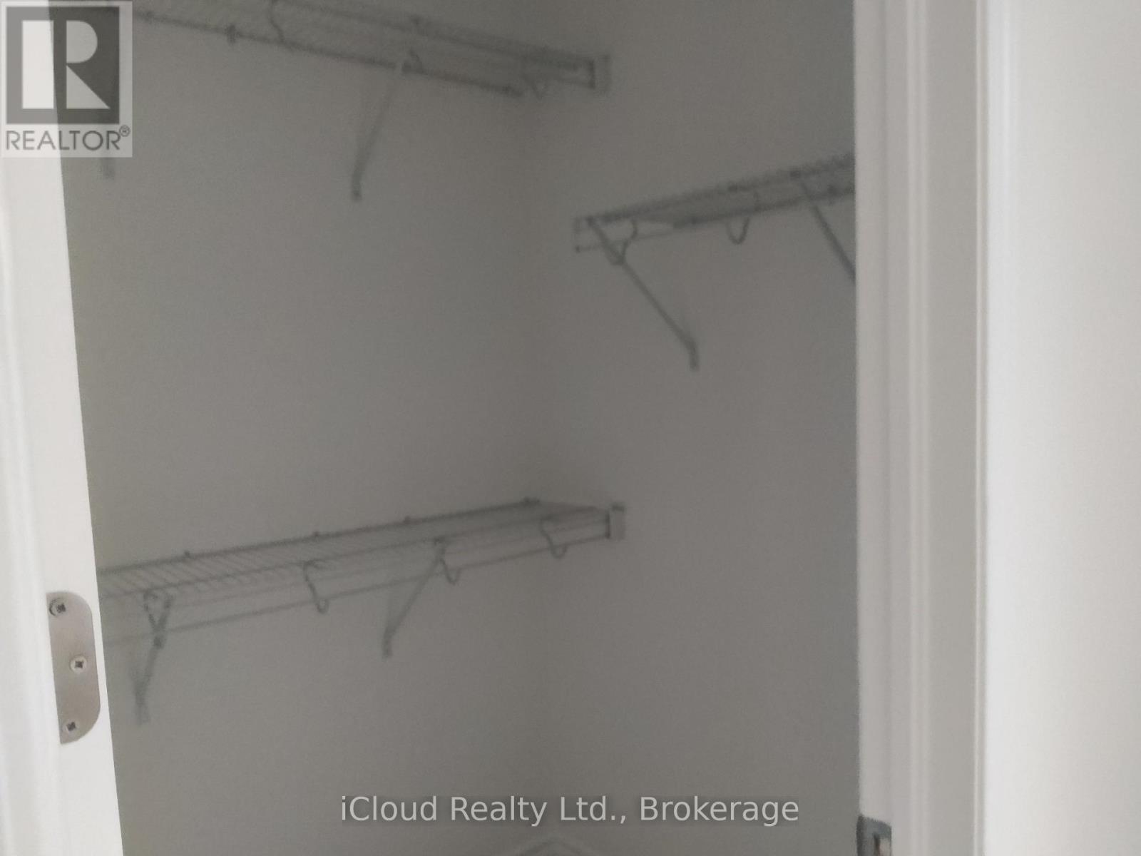 26 Milt Schmidt Street Property Photo 7