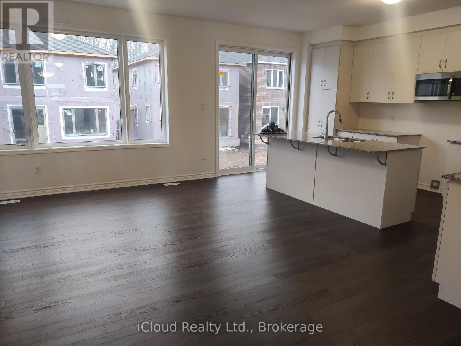 26 Milt Schmidt Street Property Photo 12