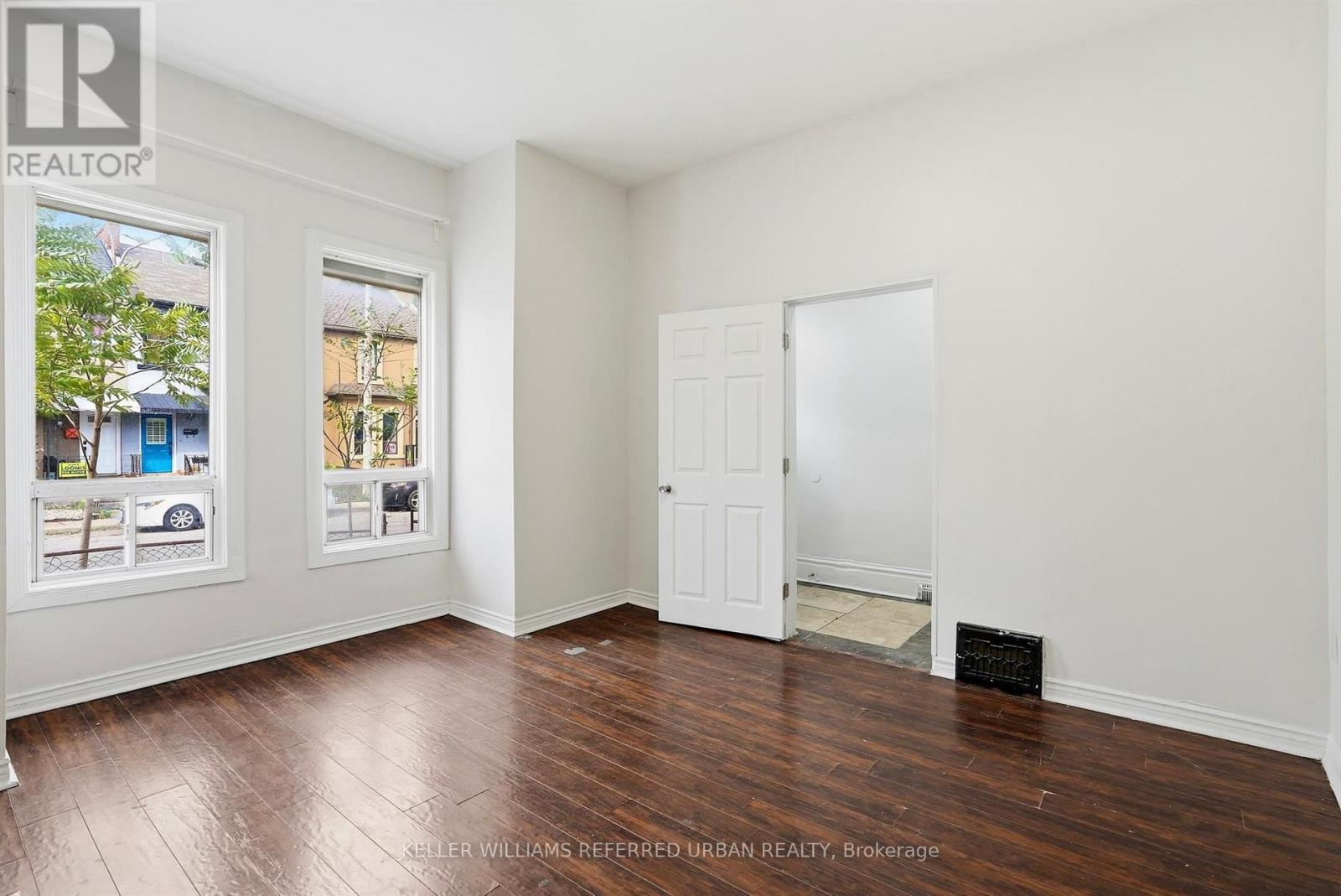 52 Cathcart Street Property Photo 6