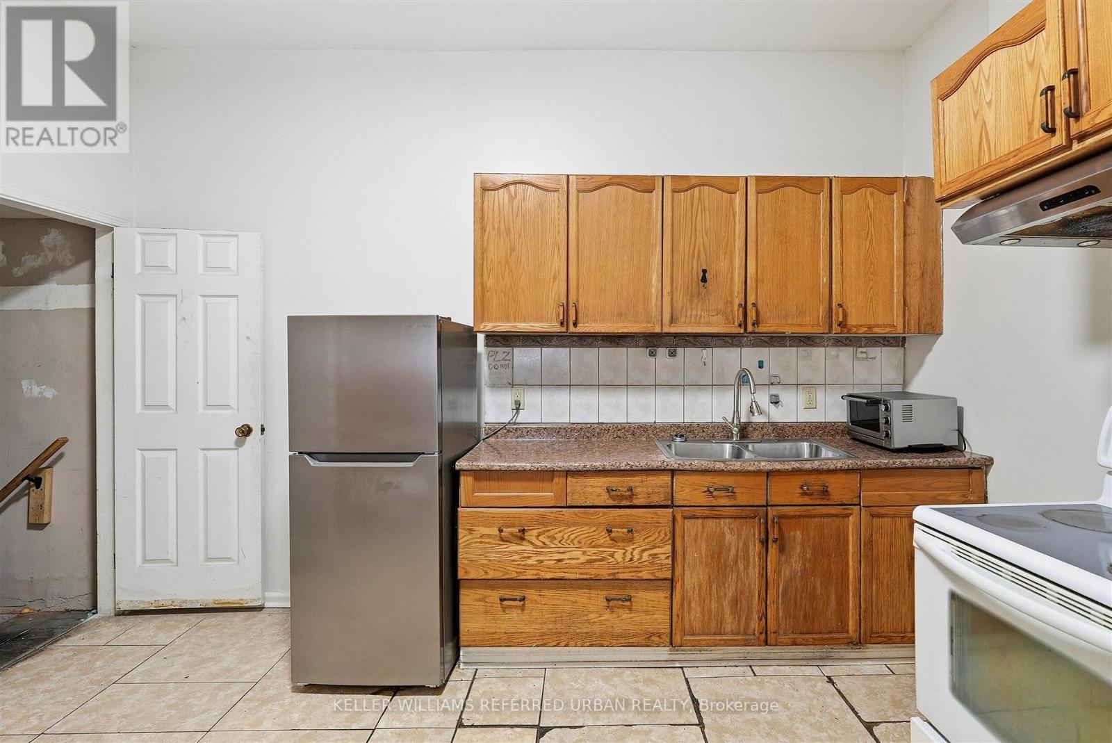 52 Cathcart Street Property Photo 8