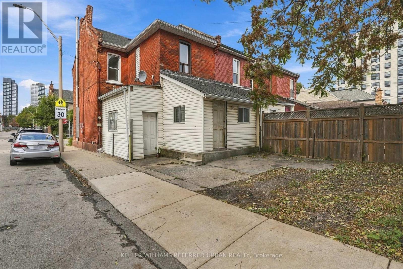 52 Cathcart Street Property Photo 28