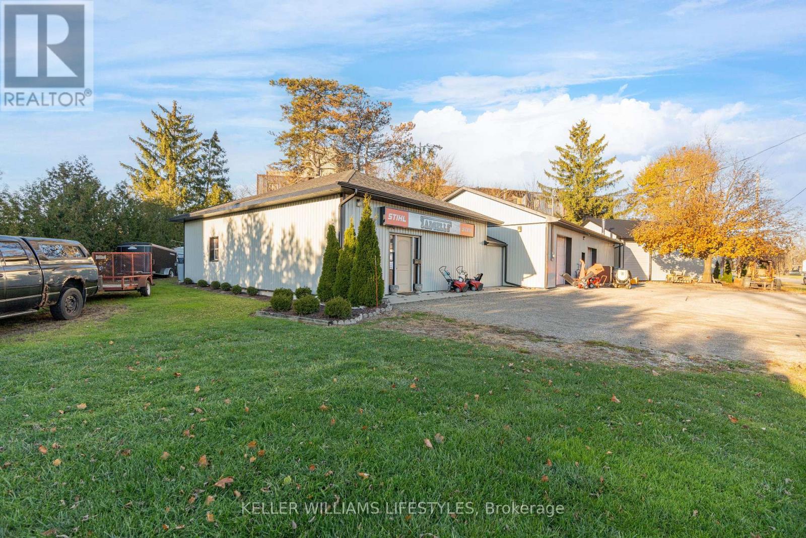 281 Metcalfe Street W Property Photo 2