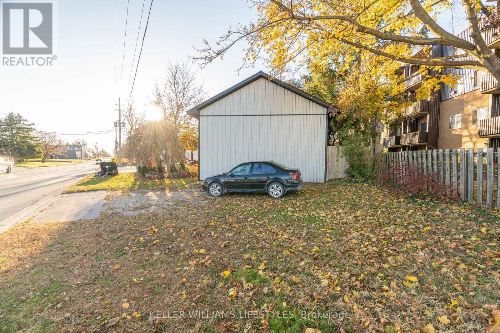 281 Metcalfe Street W Property Photo 7