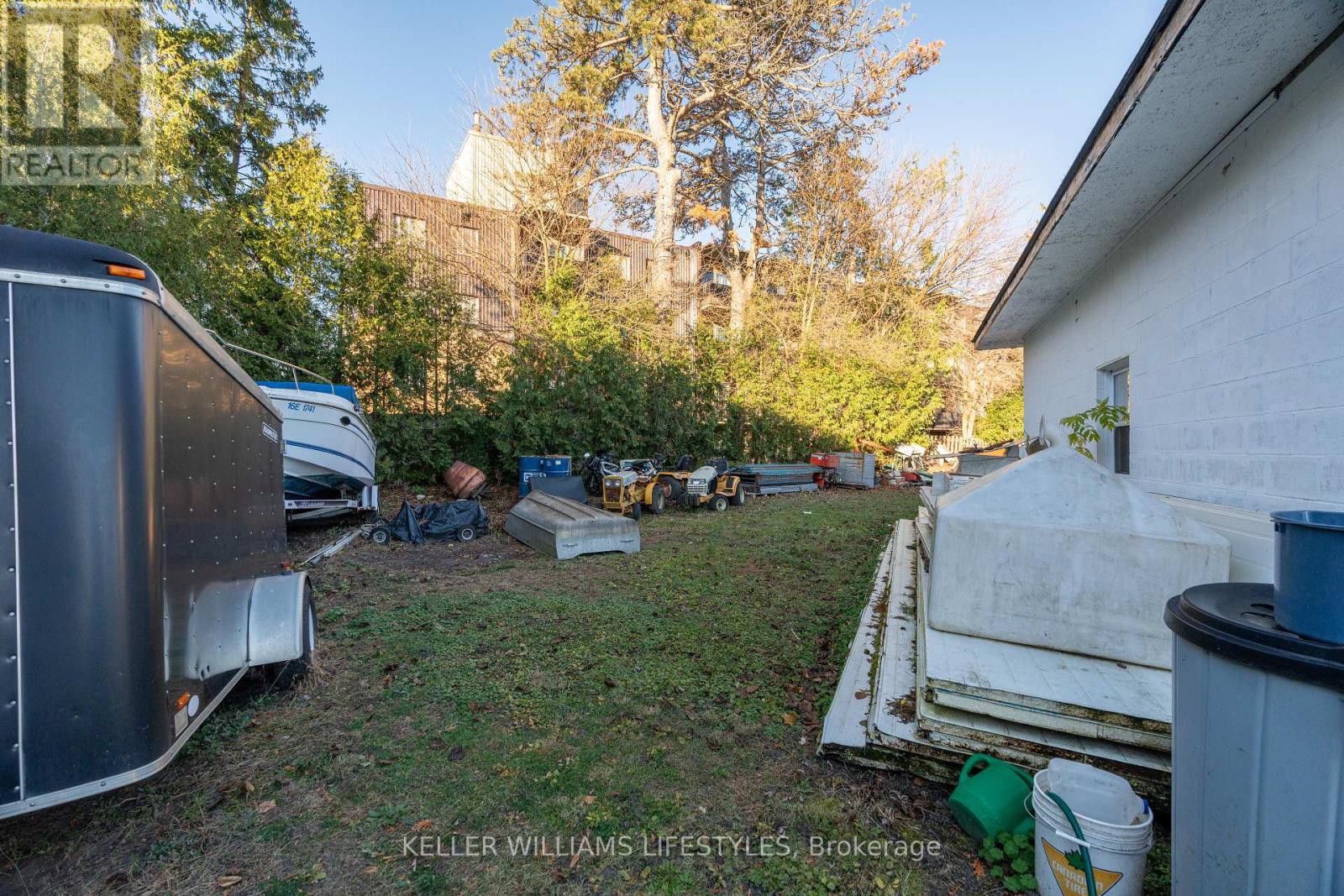 281 Metcalfe Street W Property Photo 12