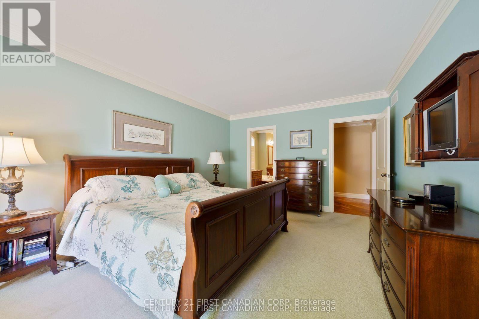 2091 Valleyrun Boulevard Property Photo 7