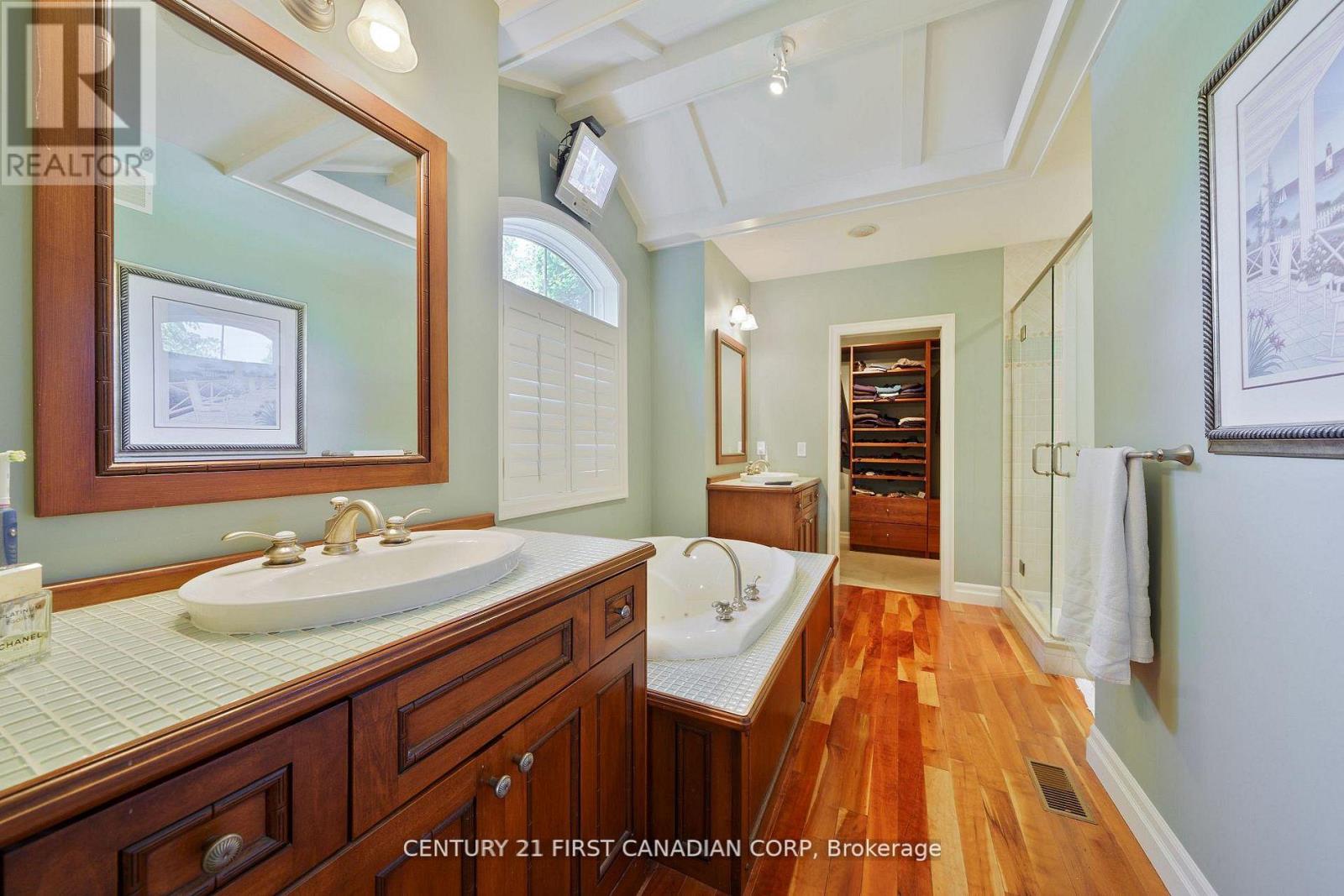 2091 Valleyrun Boulevard Property Photo 8
